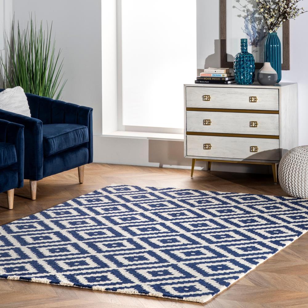 Handmade Navy and White Wool Geometric Oval Rug, 3' x 5'