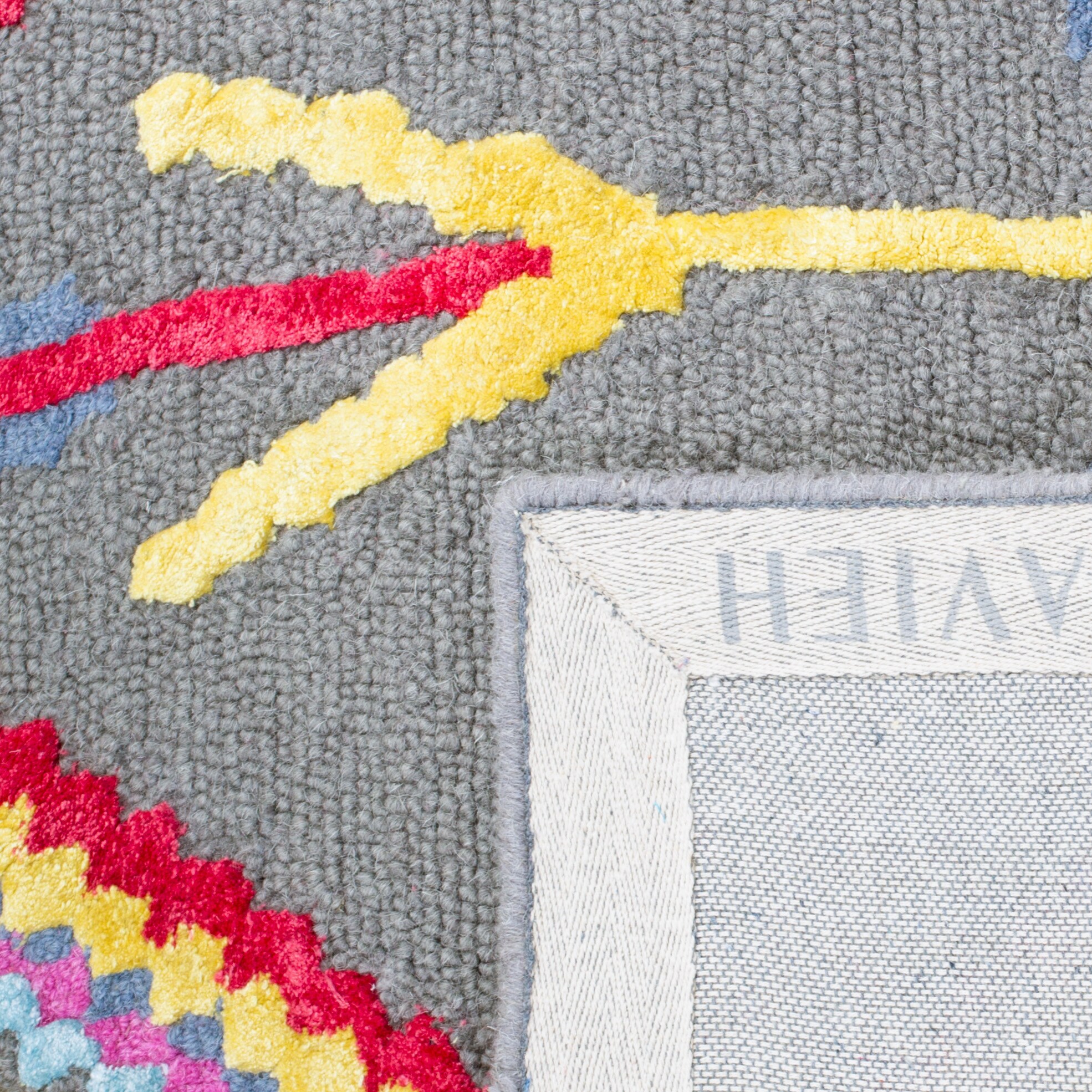 Safavieh BLG551A-5SQ rugs - View #3