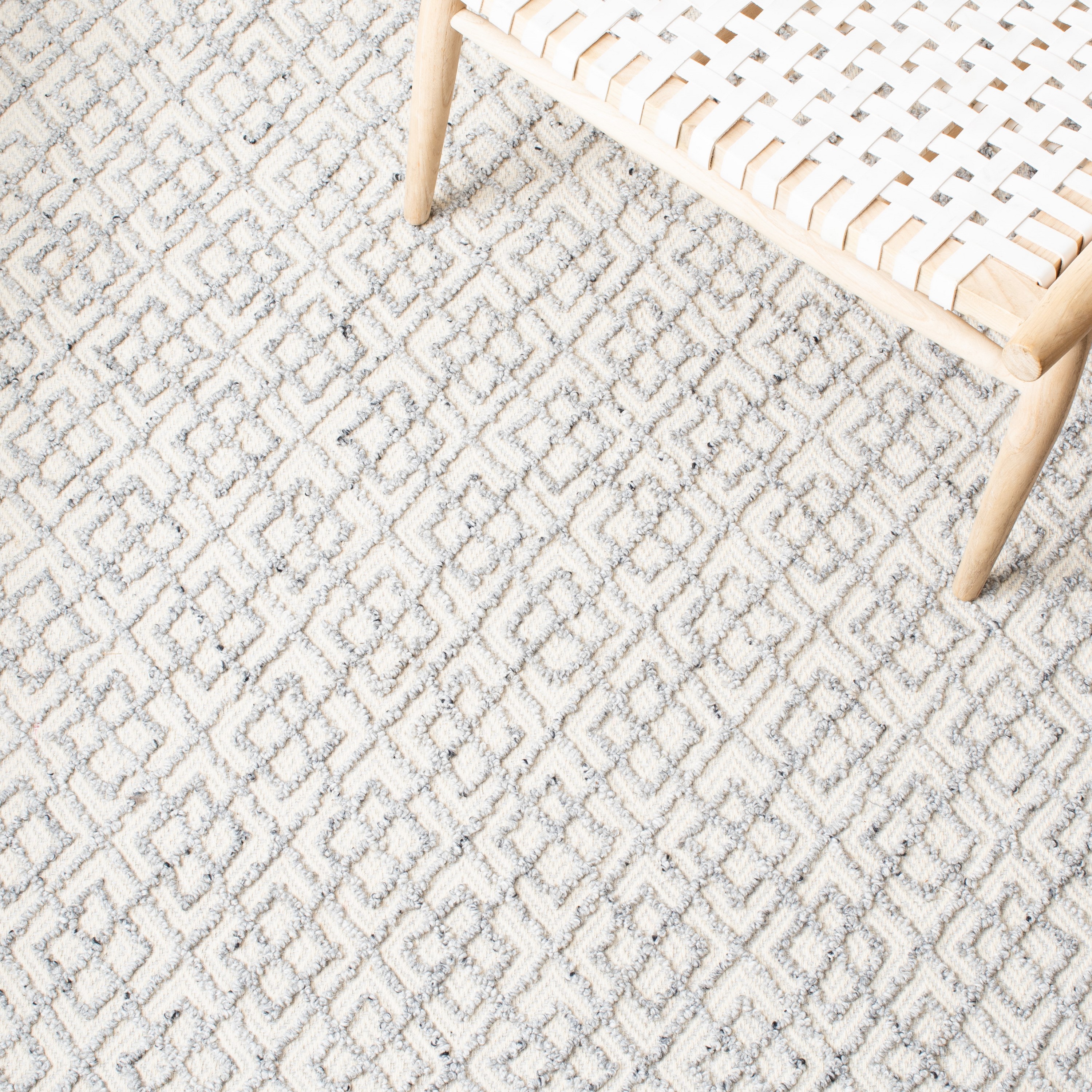 Gray Hand-Tufted Wool and Viscose 8' x 10' Rug