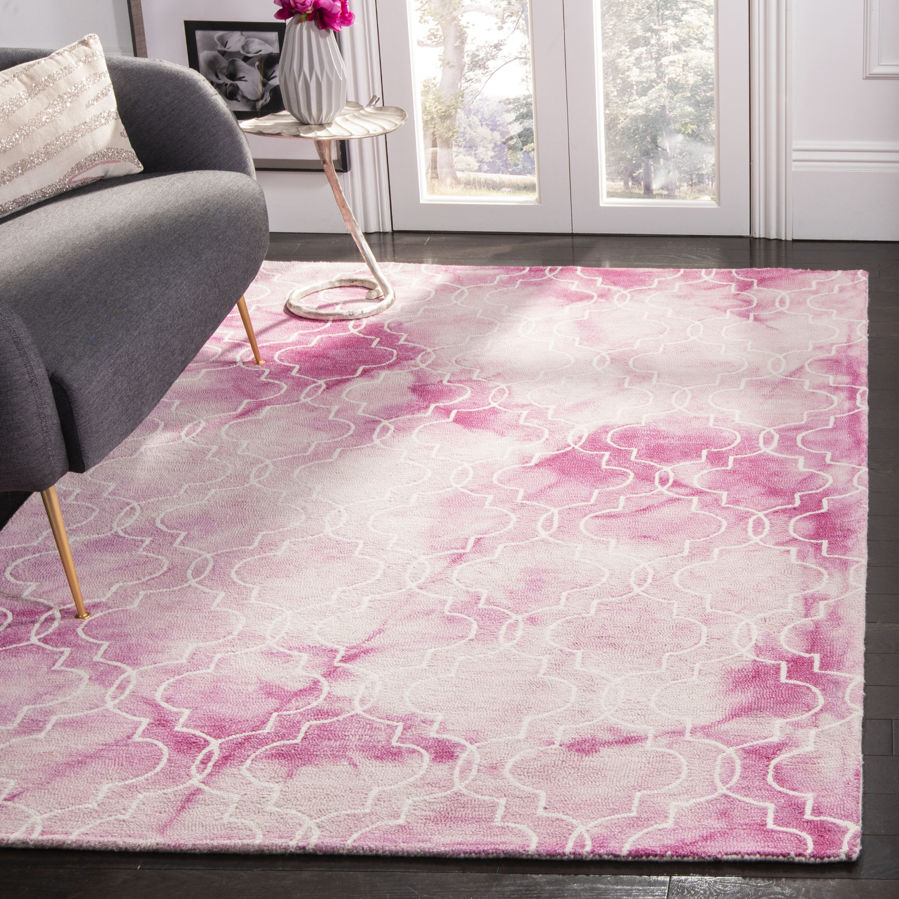 Hand-Tufted Rose and Ivory Wool Area Rug - 2' x 3'