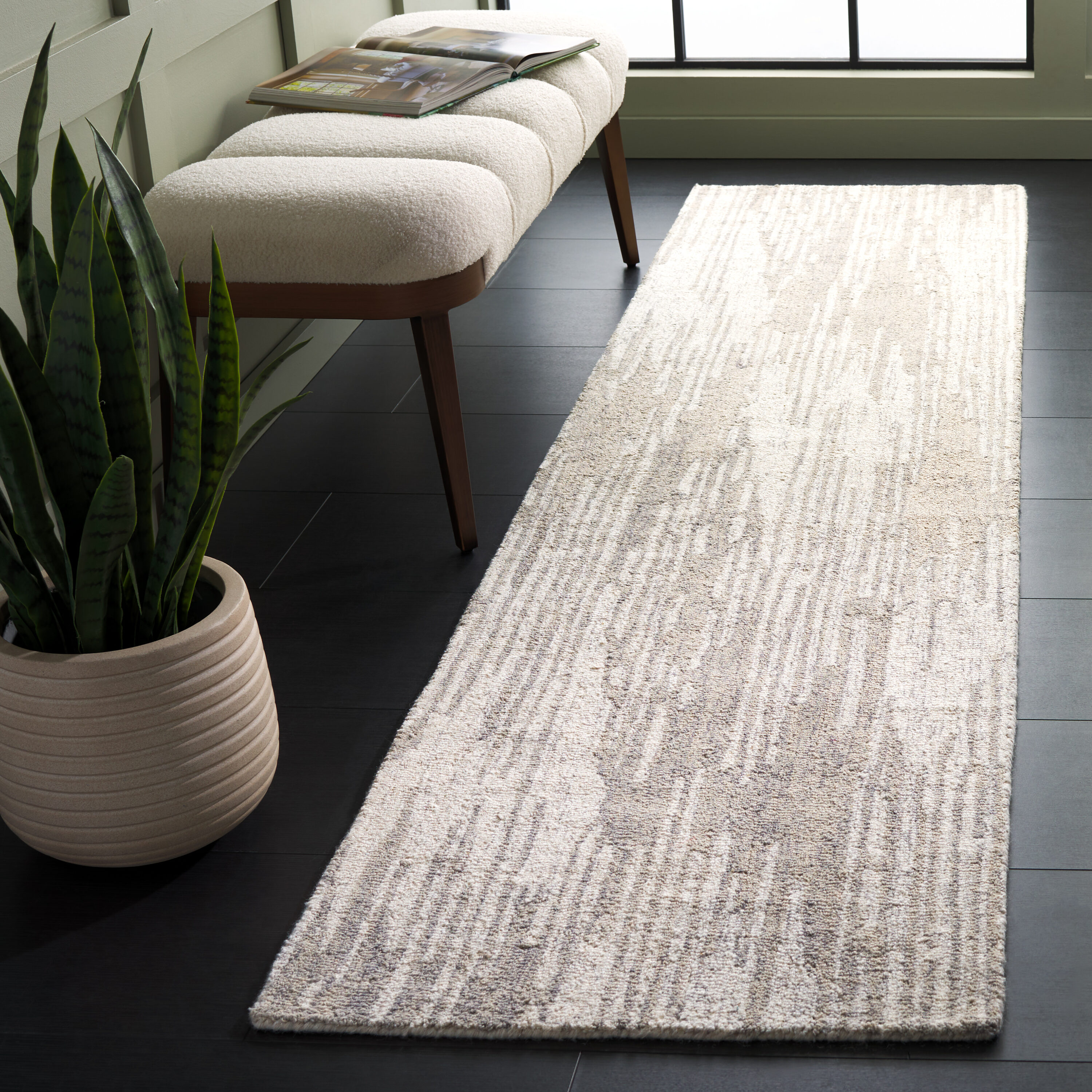  Ebony 925 Gray/Ivory Contemporary 2ft-3in x 9ft Runner Rug