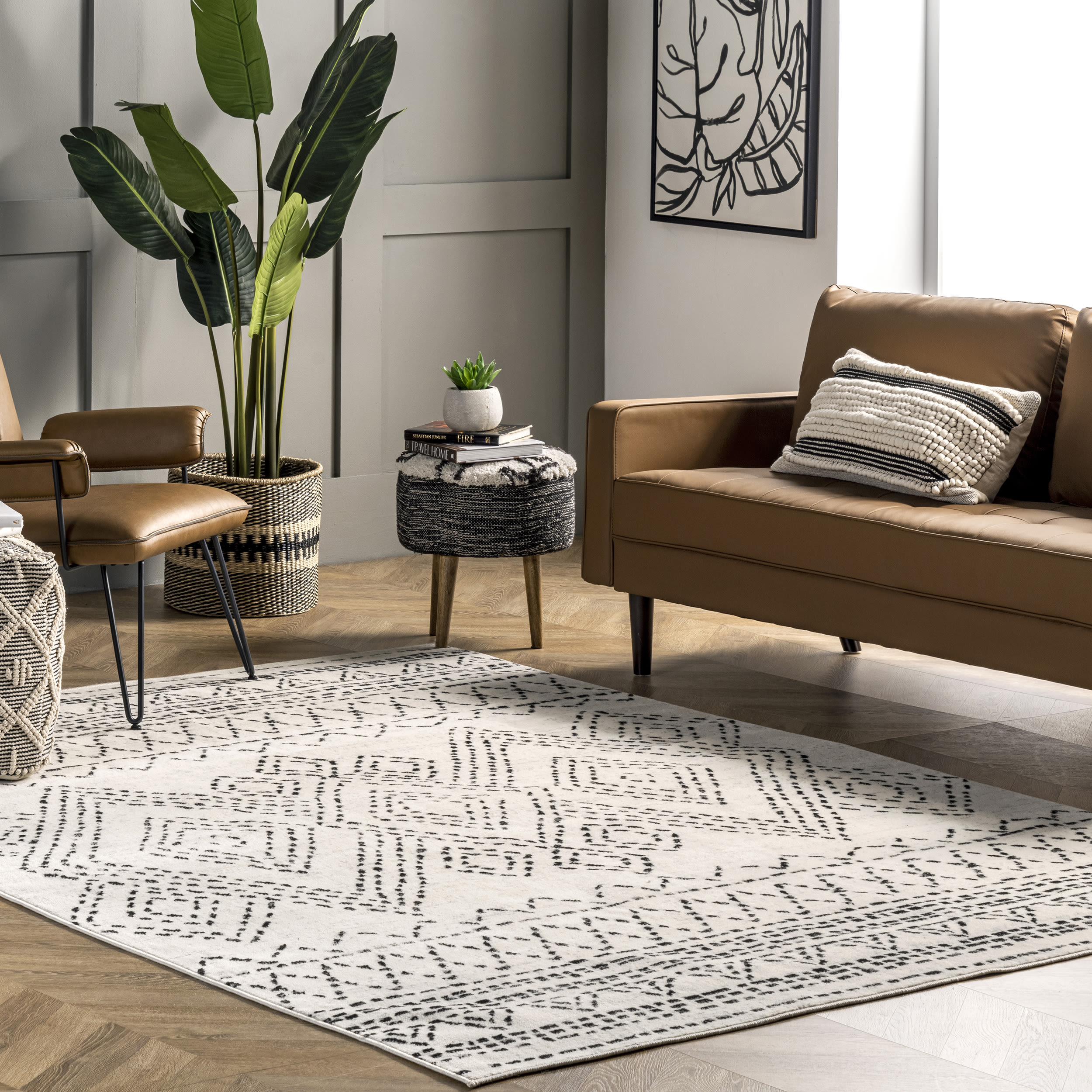 Olivia Moroccan 4' x 6' Black and White Synthetic Area Rug