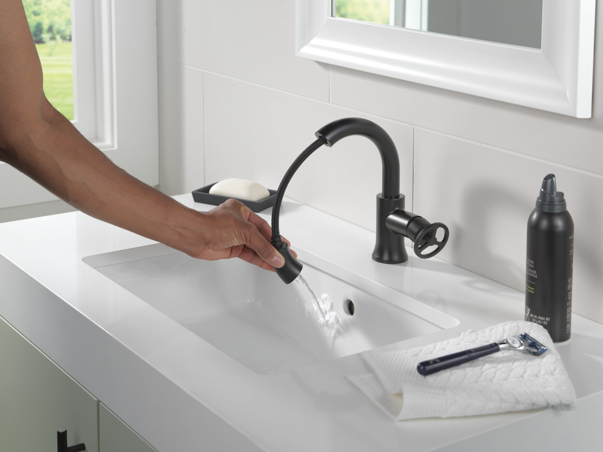 Delta Trinsic Matte Black Single Hole 1 Handle Watersense Pull Down Bathroom Sink Faucet With 7412