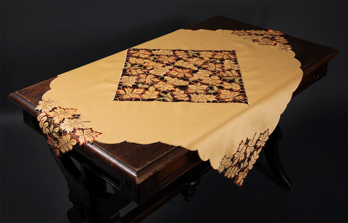 XIA Home Fashions XD750183434 34-in Leaves Tabletop Decoration Tablecloth