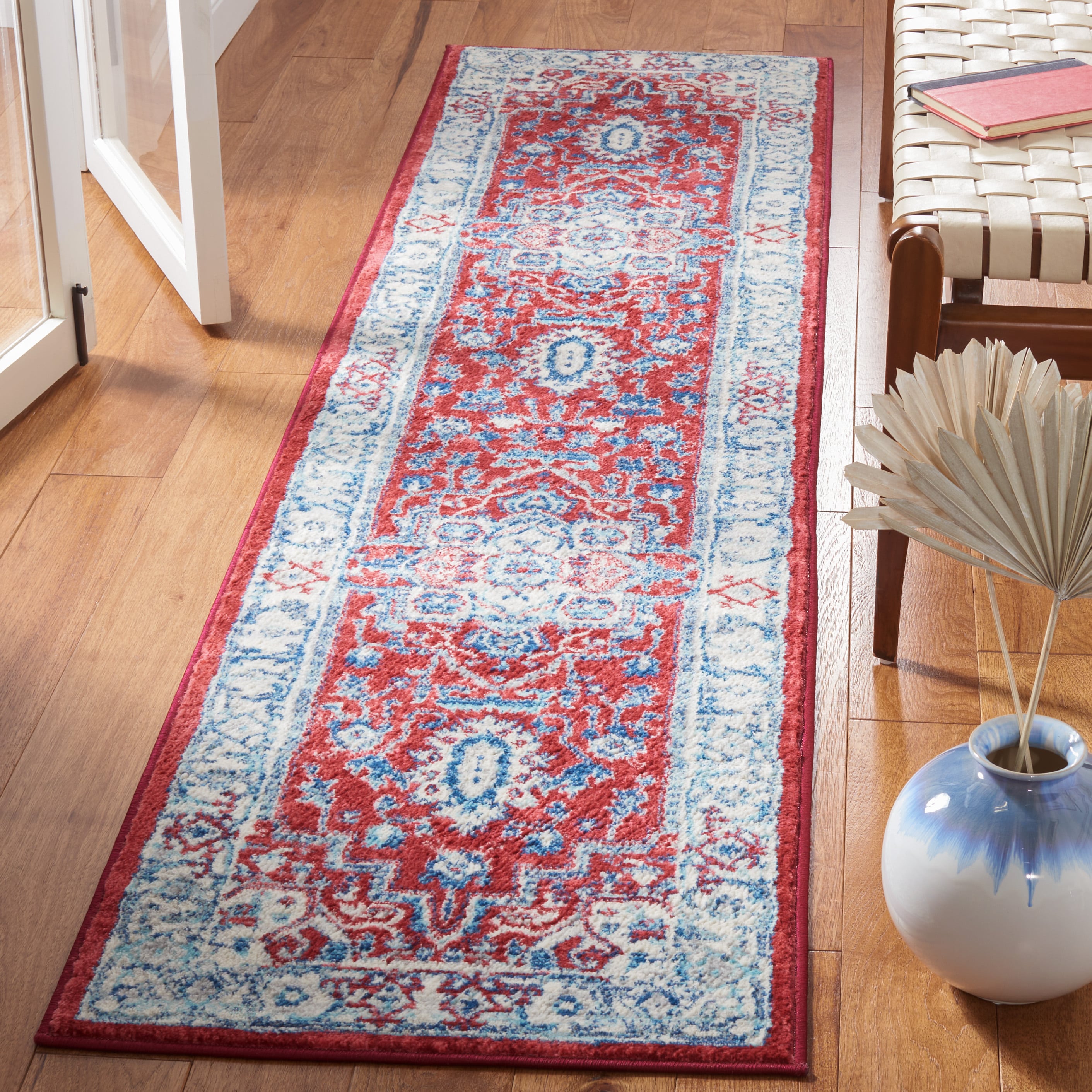 Safavieh BNT851Q-28 Brentwood Valeria 2 x 8 (ft) Loomed Polypropylene Red/Beige Rectangular Indoor Floral/Botanical Farmhouse/Cottage Runner rug
