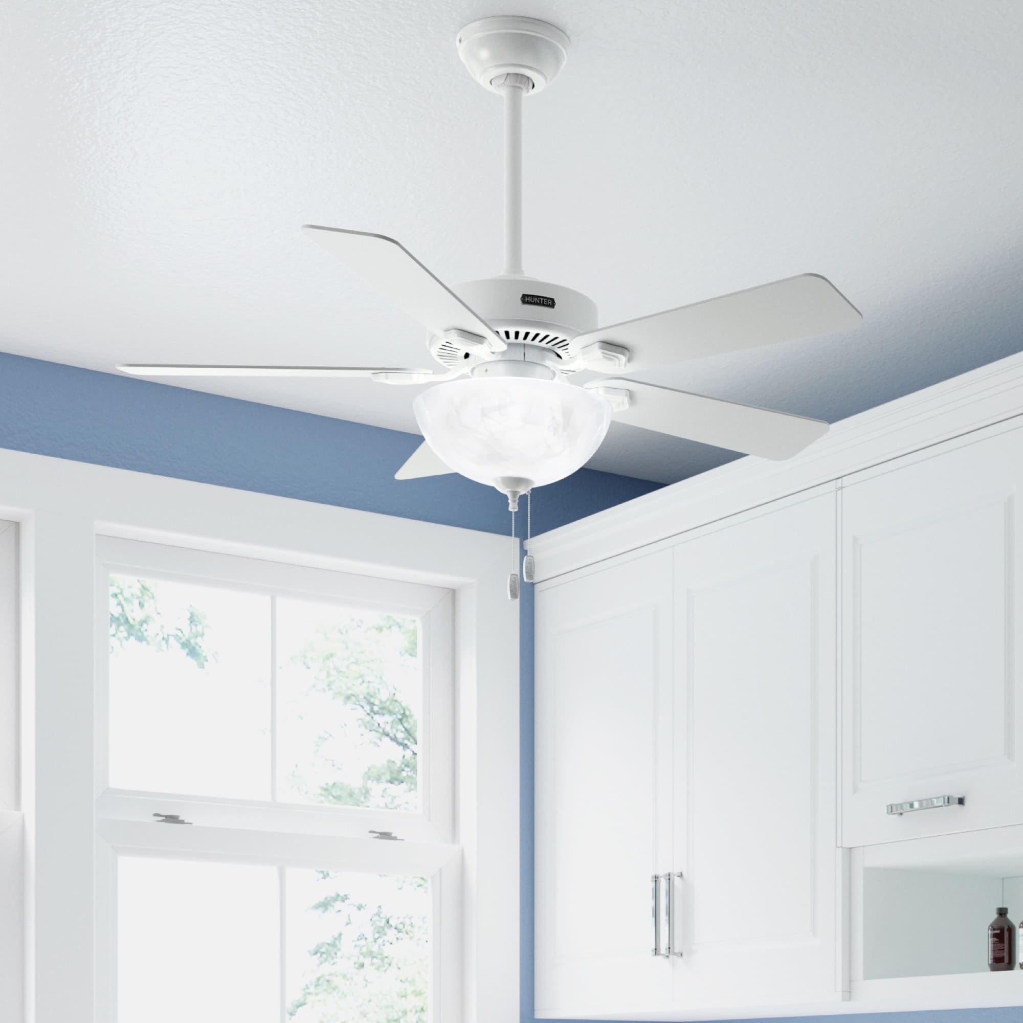 Hunter 52778 Swanson ENERGY STAR 44-in Fresh White with Fresh White Blades With Light ( 5 -Blade )