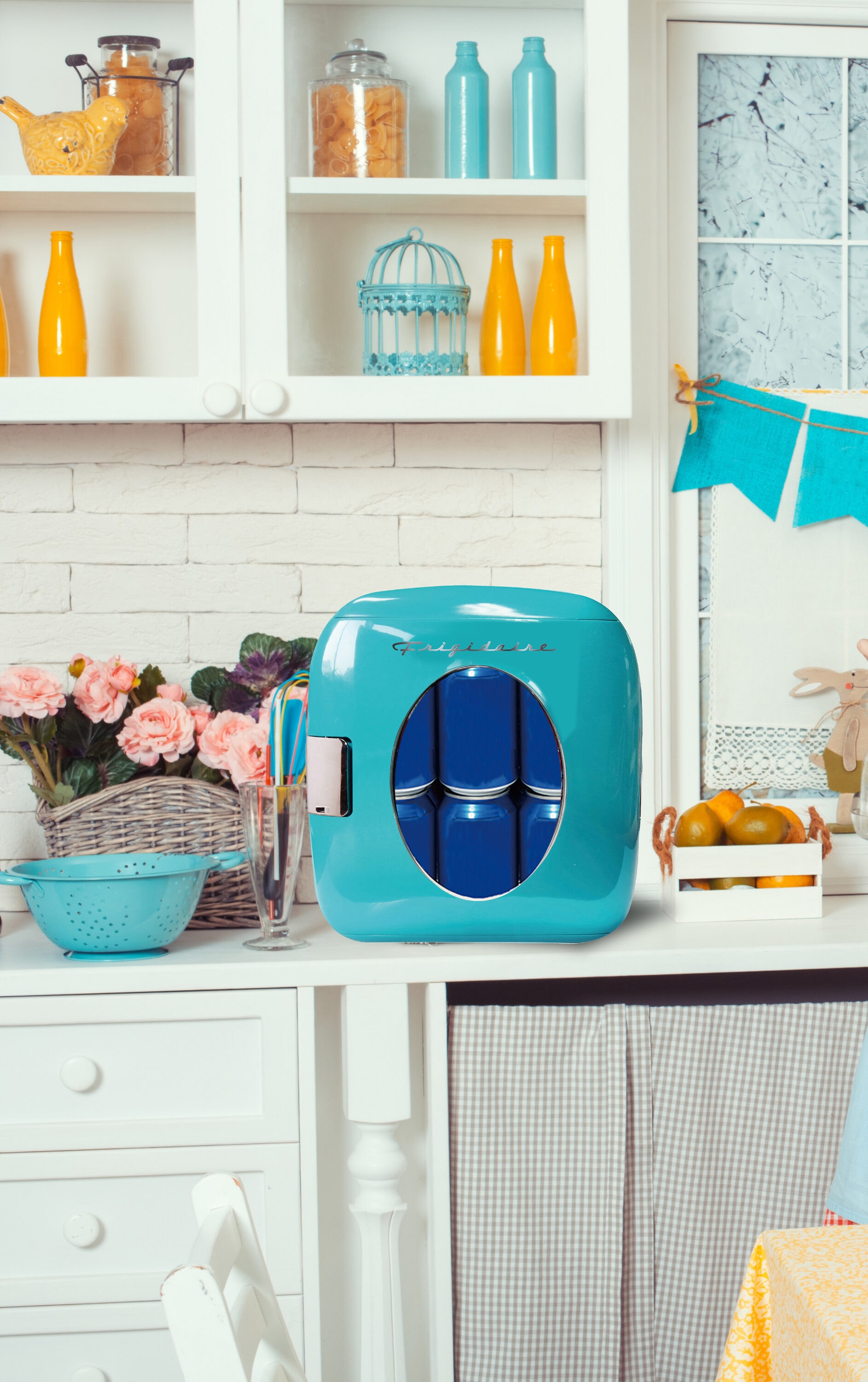 Baby Blue Retro Portable 12-Can Mini Fridge Cooler