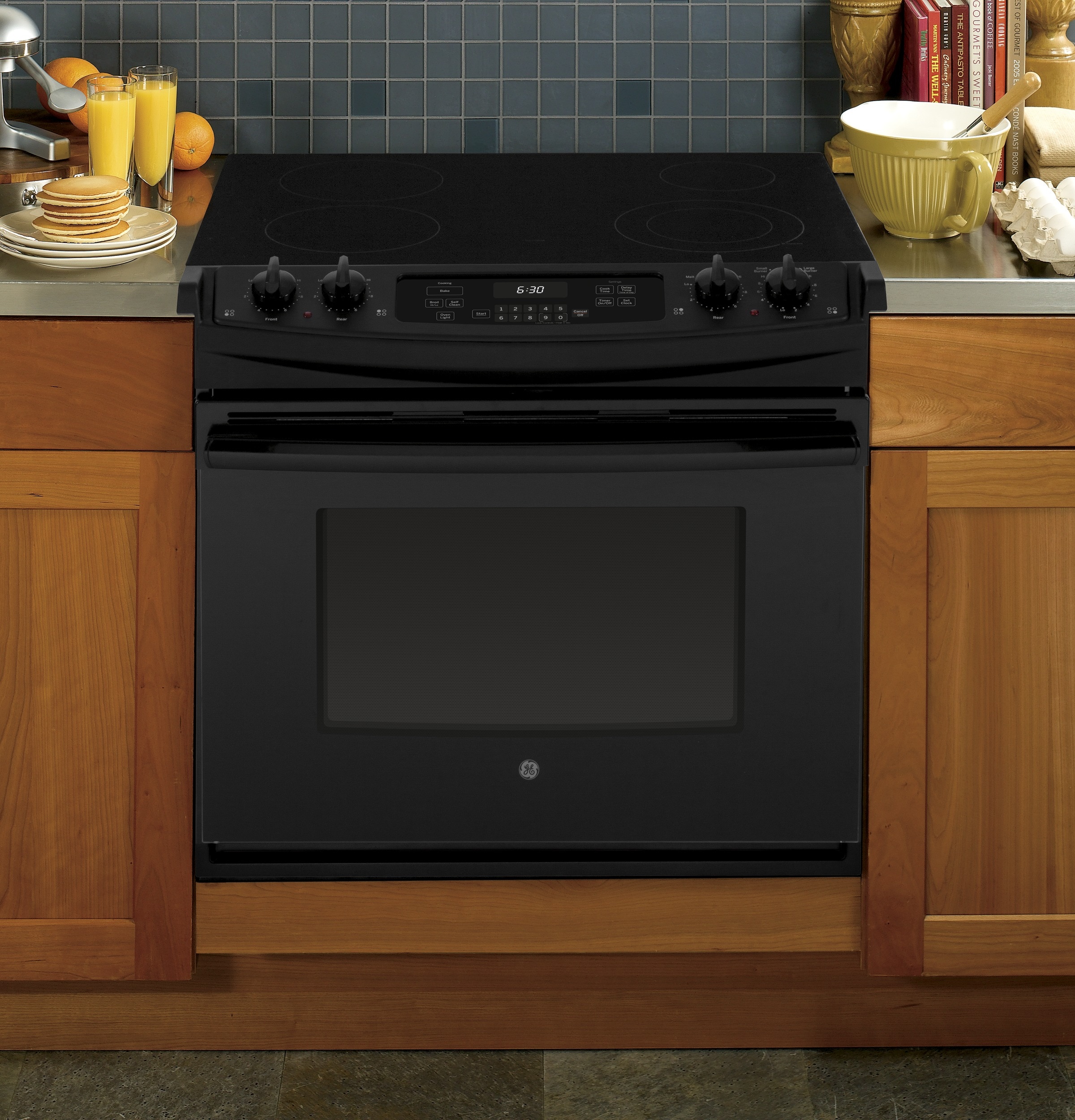 Ge 30 In Glass Top 4 Elements 44 Cu Ft Self Cleaning Drop In Electric Range Black At 0081