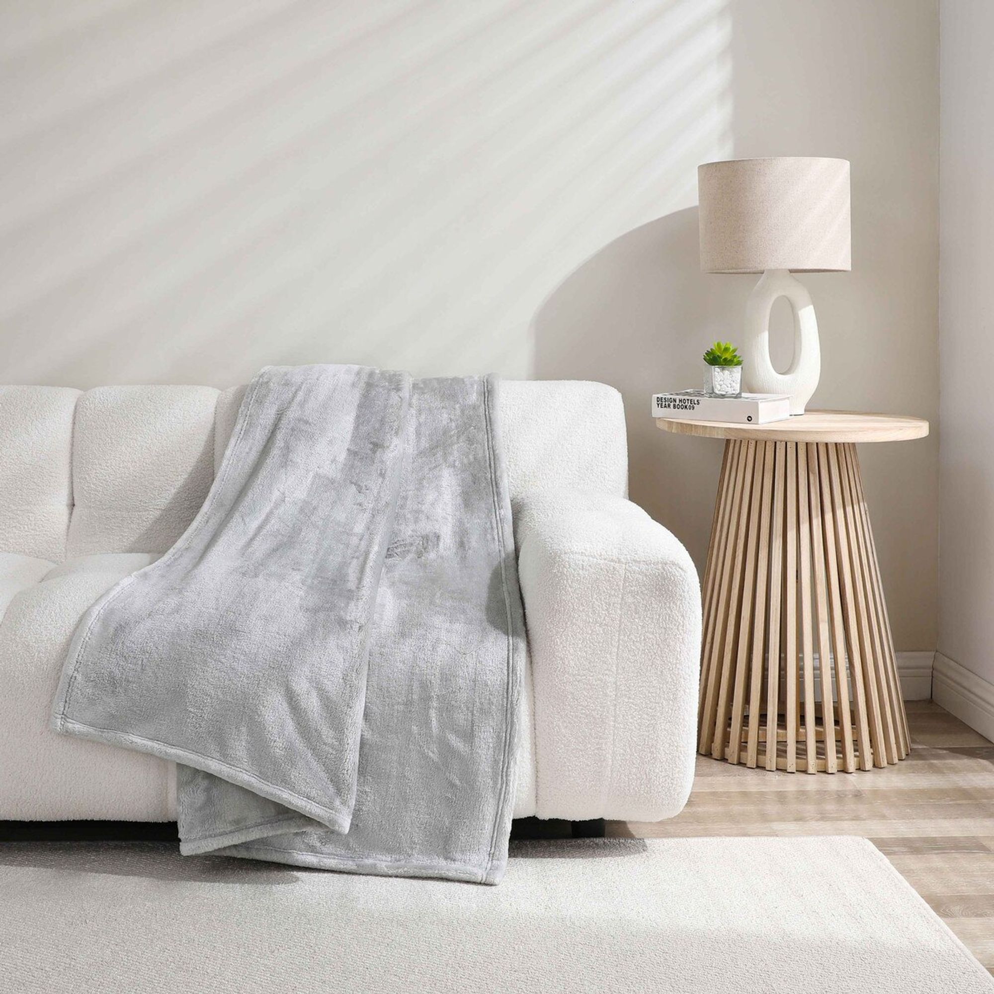 KATE AURORA  St Moritz Ultra Soft And Plush Accent Throw Blanket