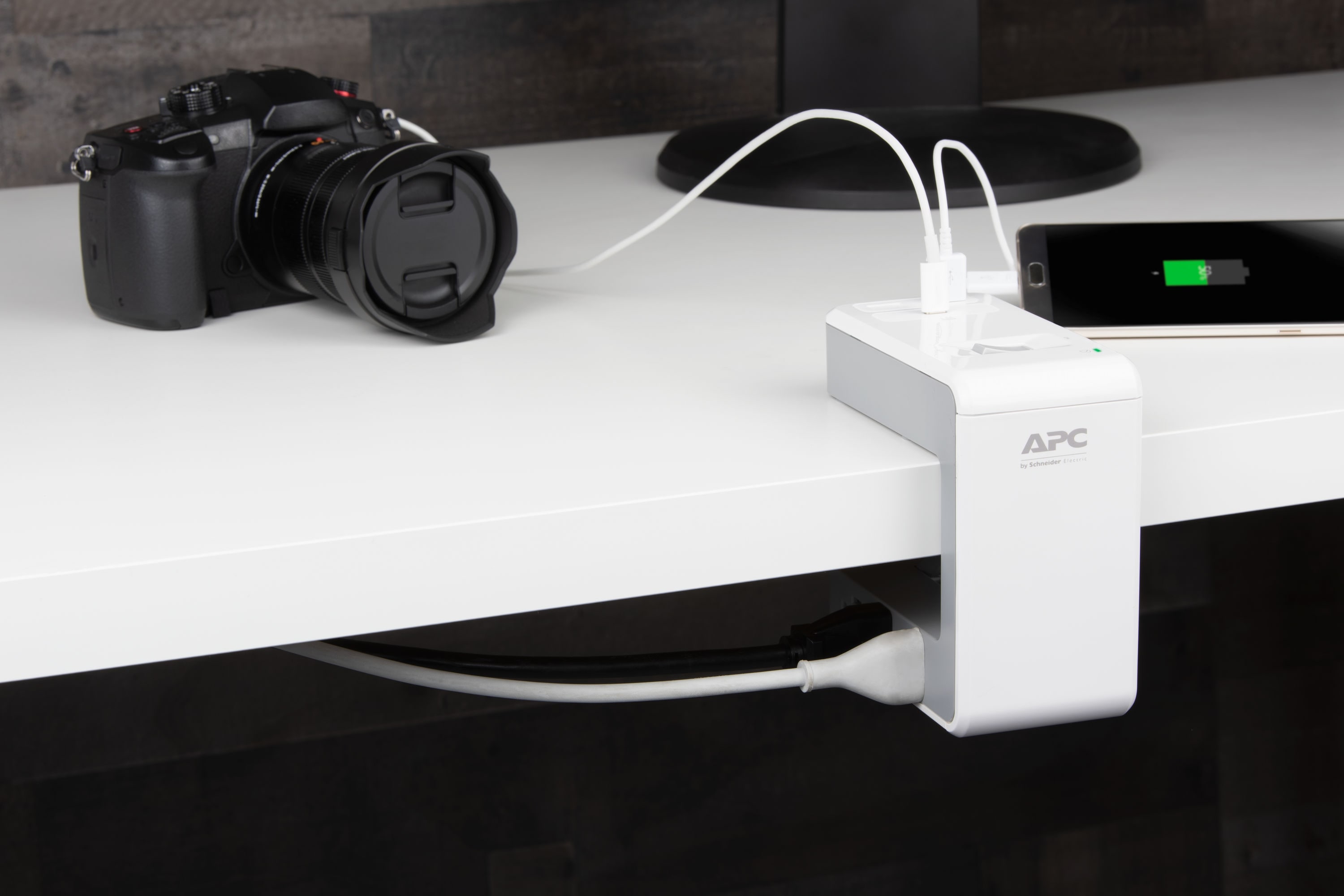 APC PE6U21W Surge-Protectors - View #5