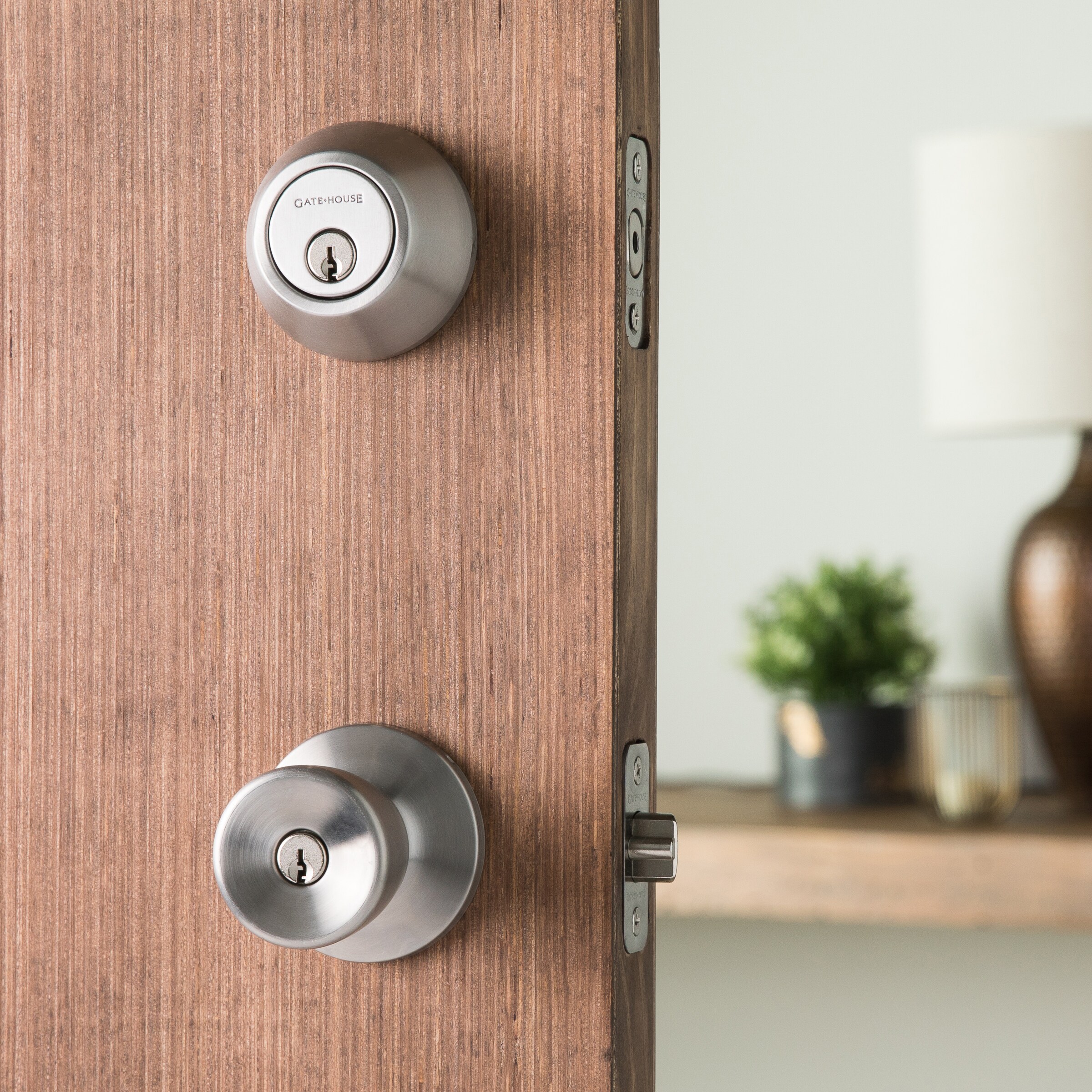 Gatehouse Gallo Stainless Steel Exterior Single-cylinder deadbolt Keyed ...