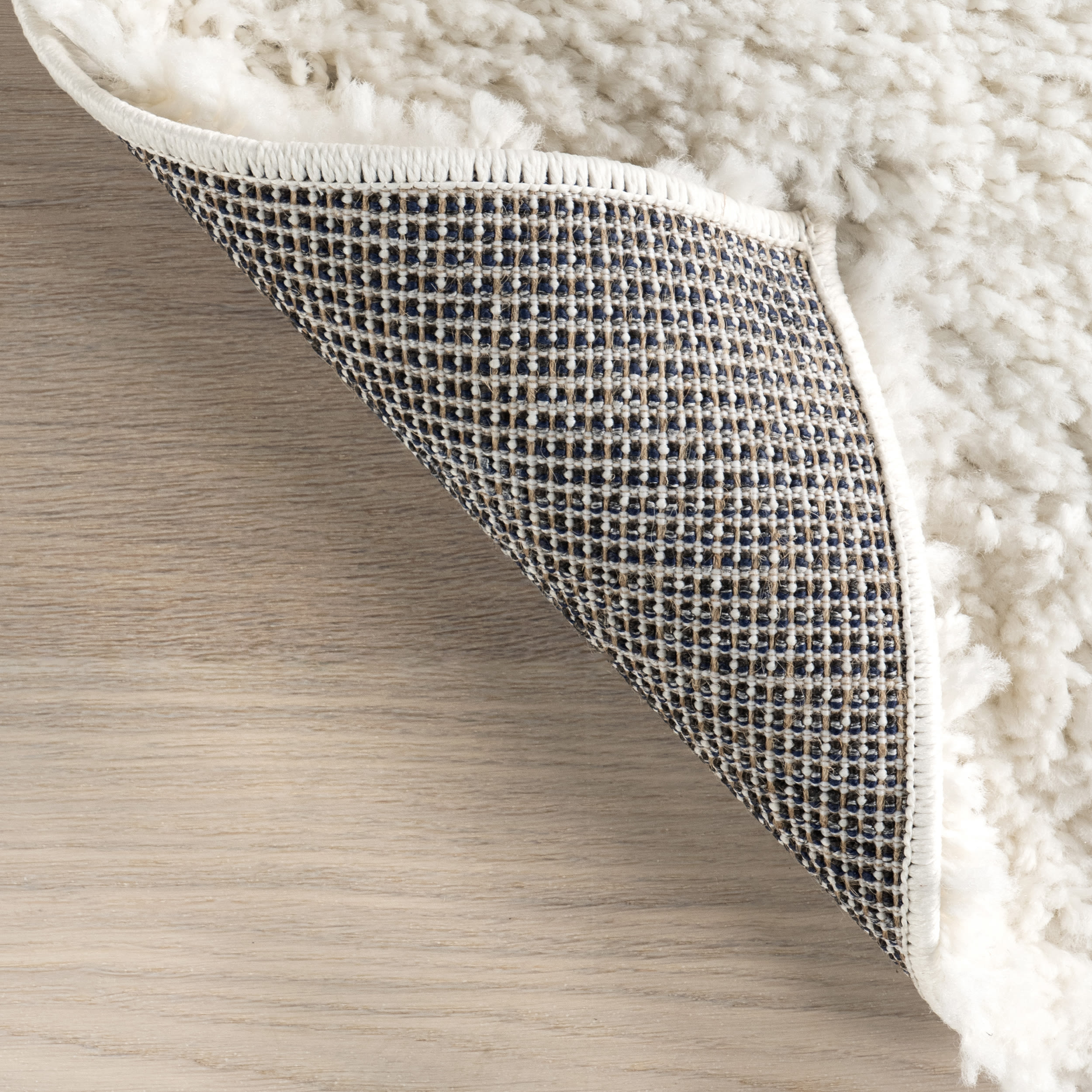 Plush Reversible White Shag Synthetic 4' x 6' Area Rug