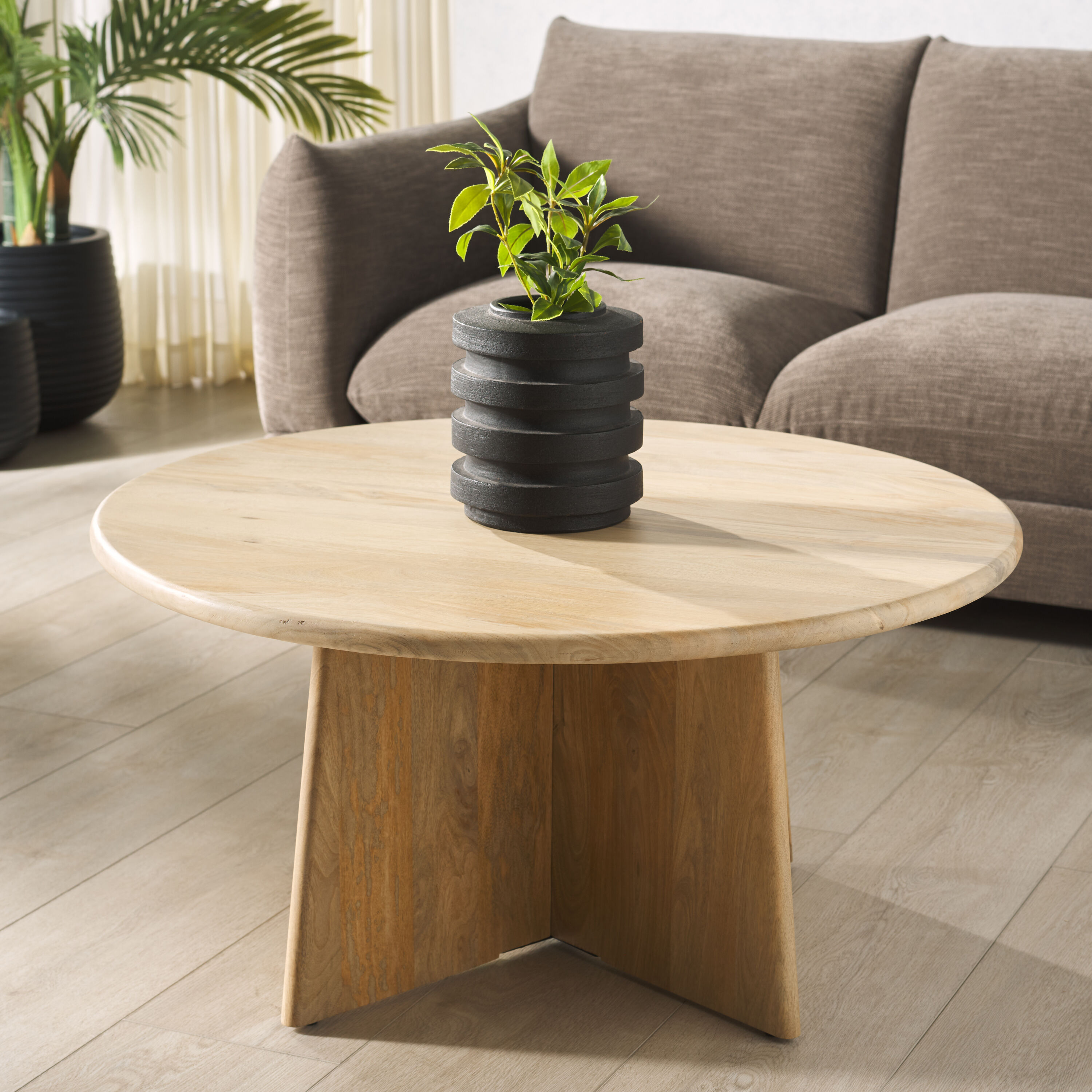 Safavieh Madilynn Round Wood Coffee Table/Natural in the Coffee Tables ...