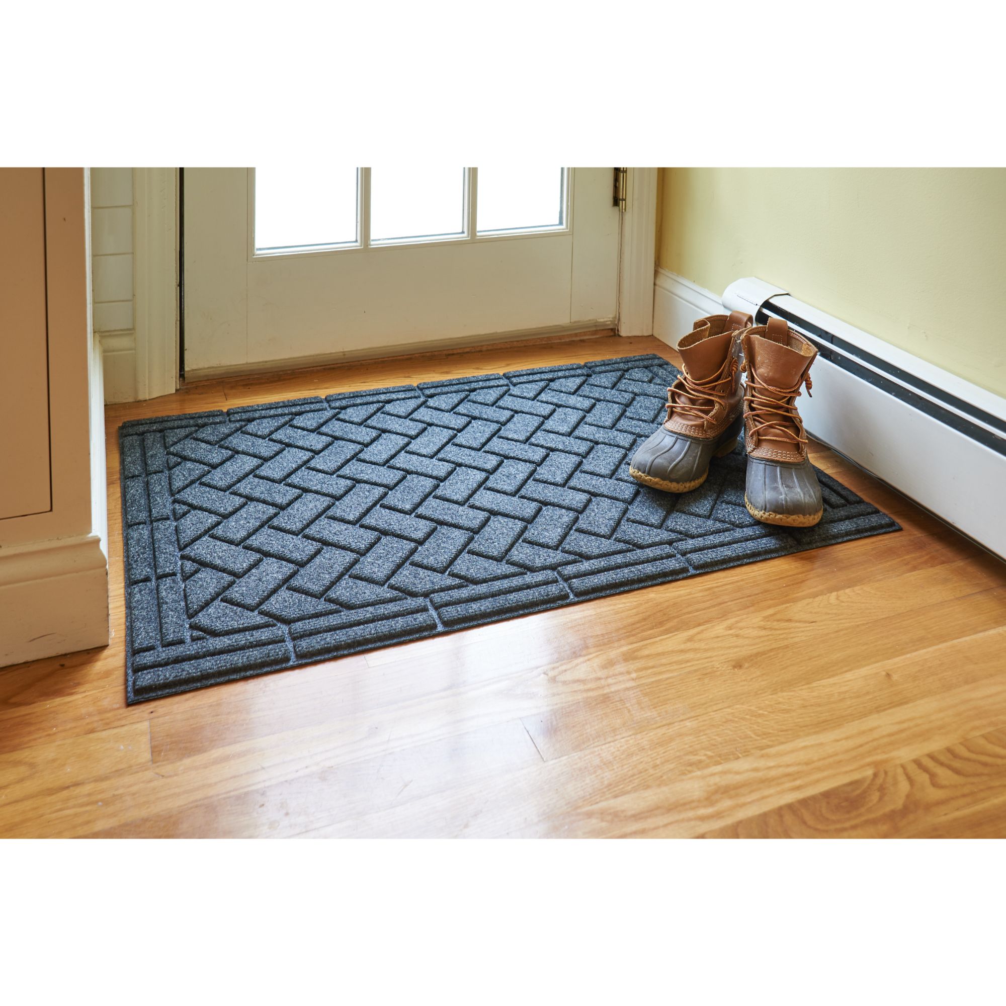 Matter Surfaces 2-ft x 3-ft Black Rectangular Indoor or Outdoor Door Mat in  the Mats department at