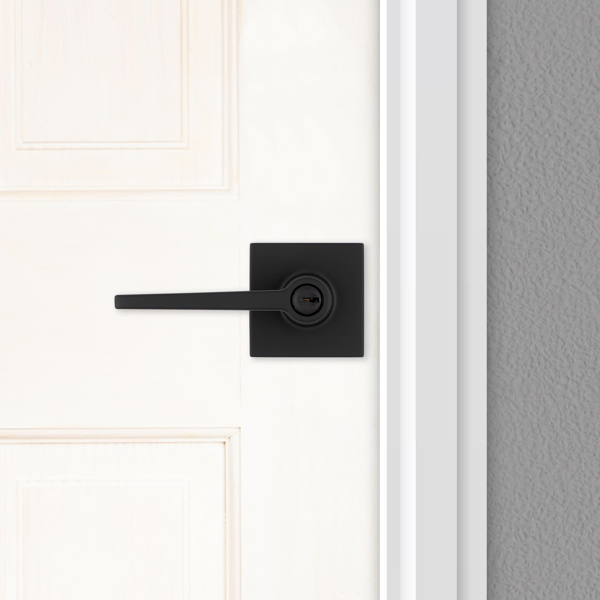 RELIABILT Dallas Matte Black Exterior Keyed Entry Door Handle in the