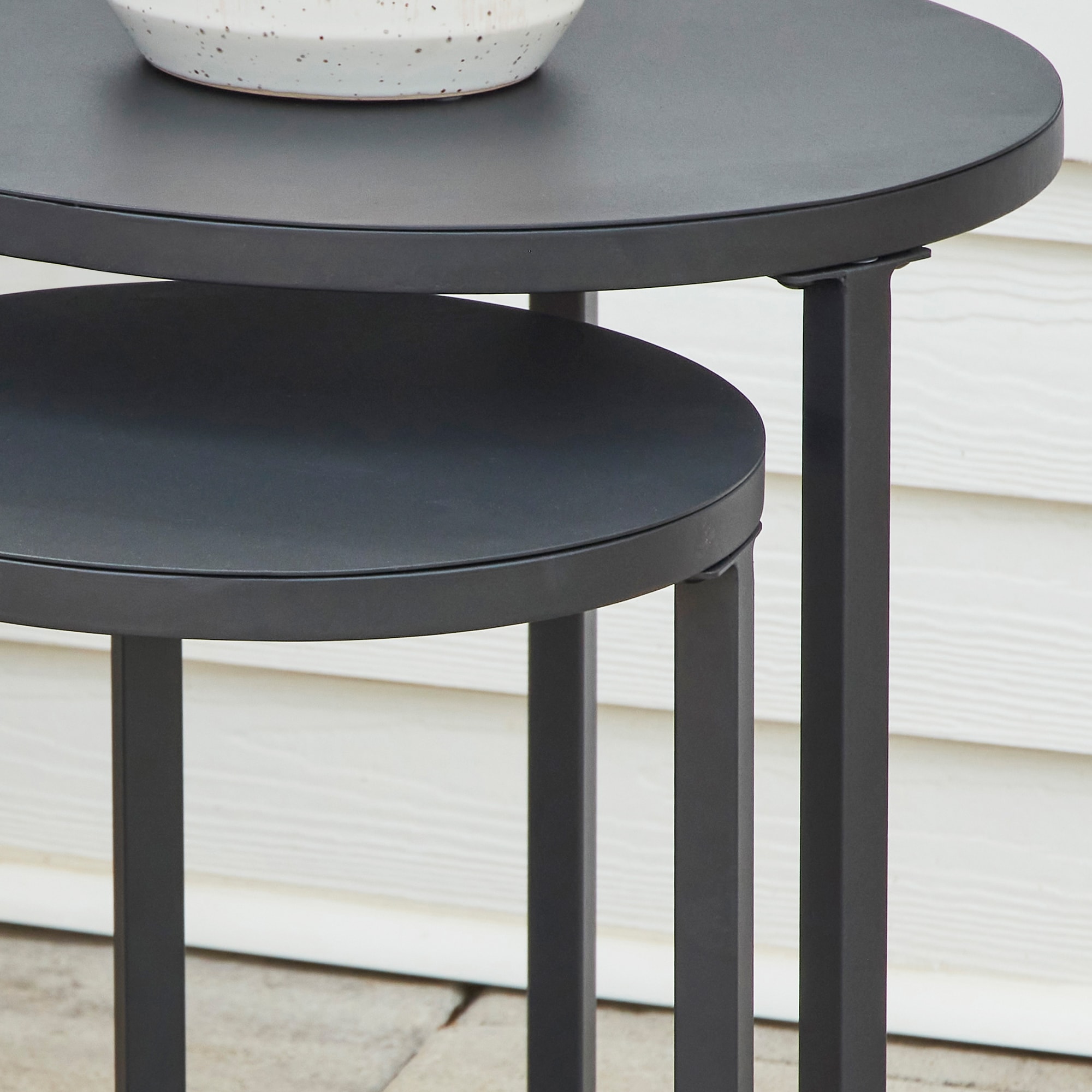 Style Selections Round Outdoor End Table 16.25-in W x 16.25-in L in the  Patio Tables department at Lowes.com