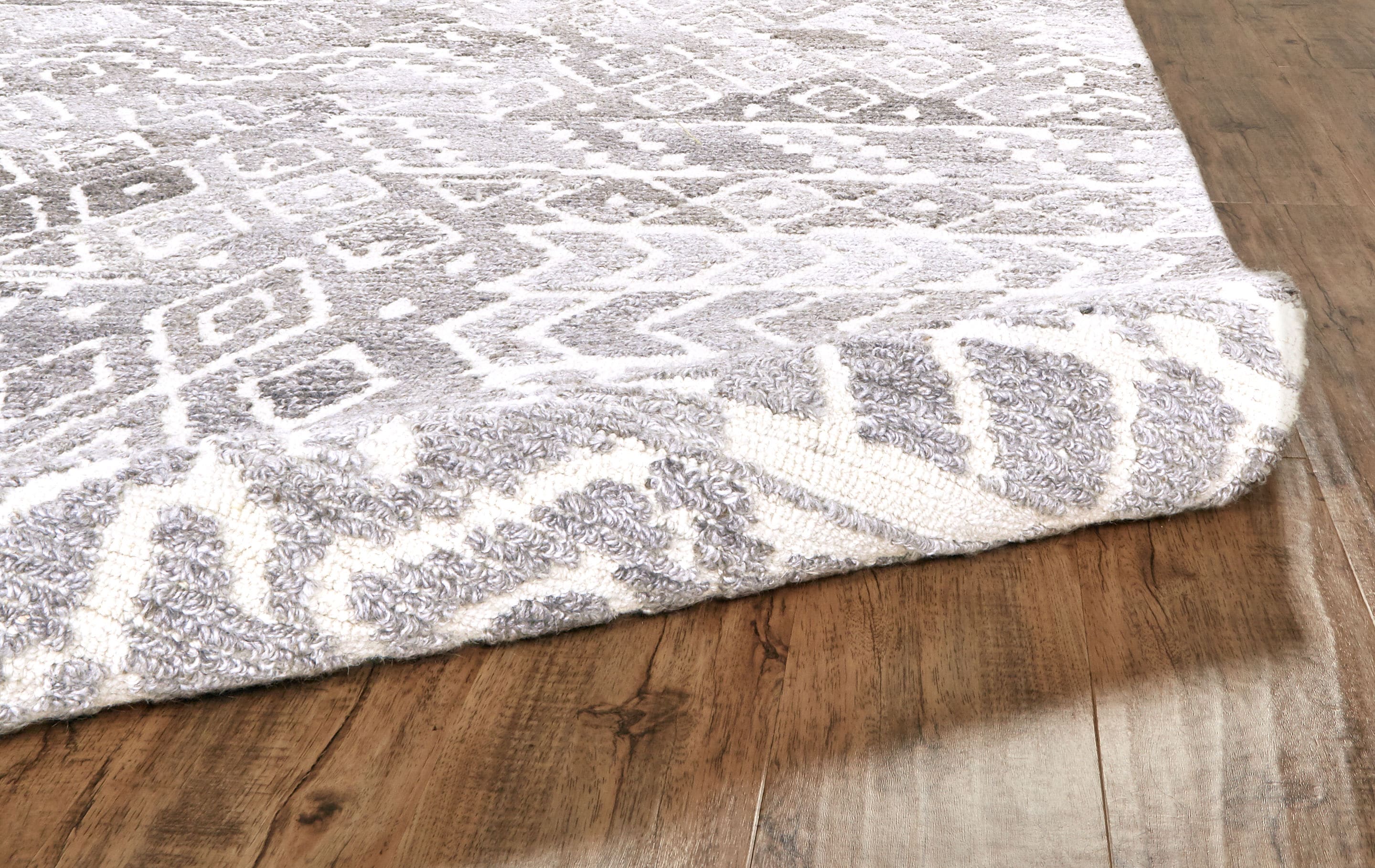 Gray Geometric Tufted Wool and Viscose Area Rug