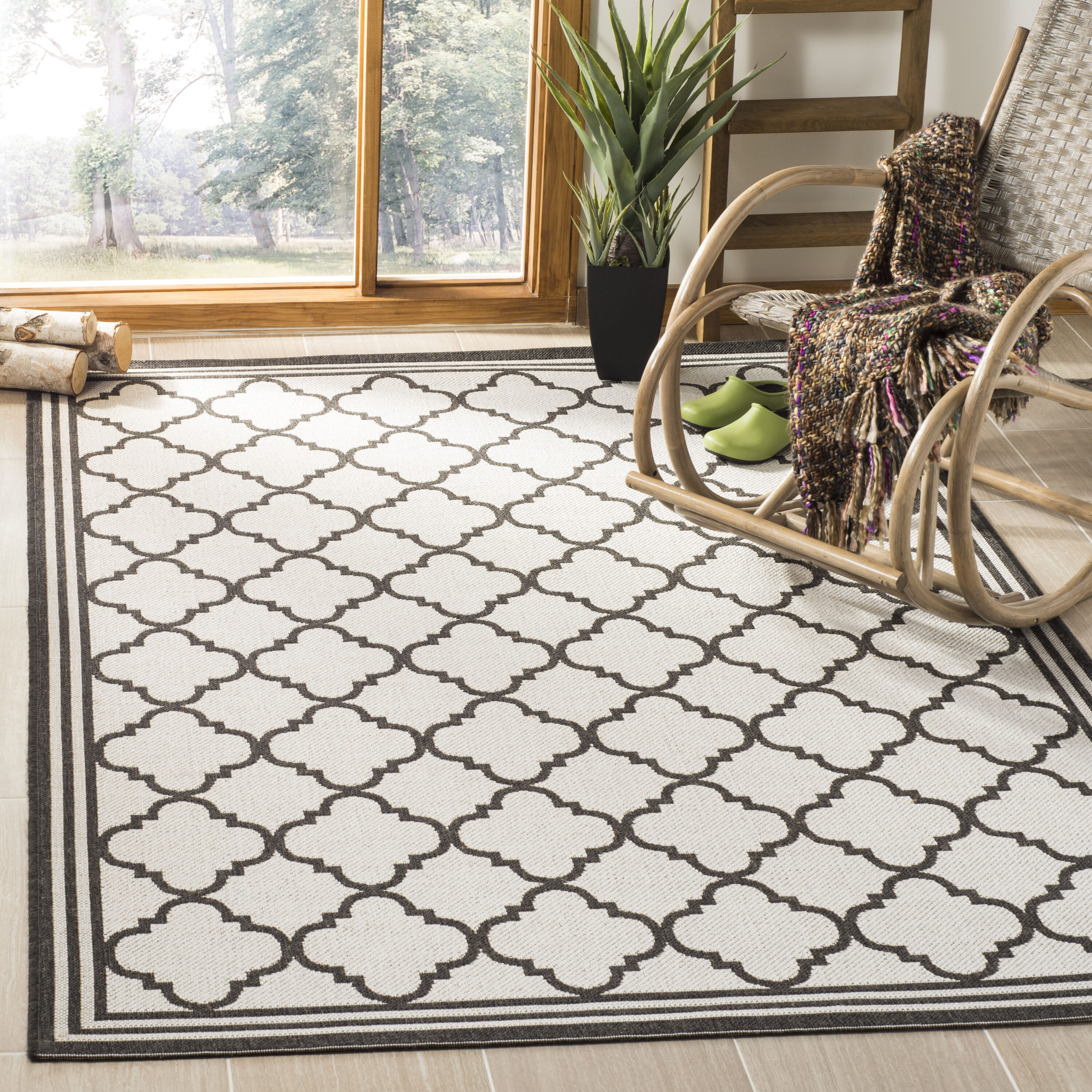 Safavieh LND121A-6SQ Linden Lattice 7 x 7 (ft) Loomed Polypropylene Light Gray/Charcoal Square Indoor Trellis Coastal Area rug