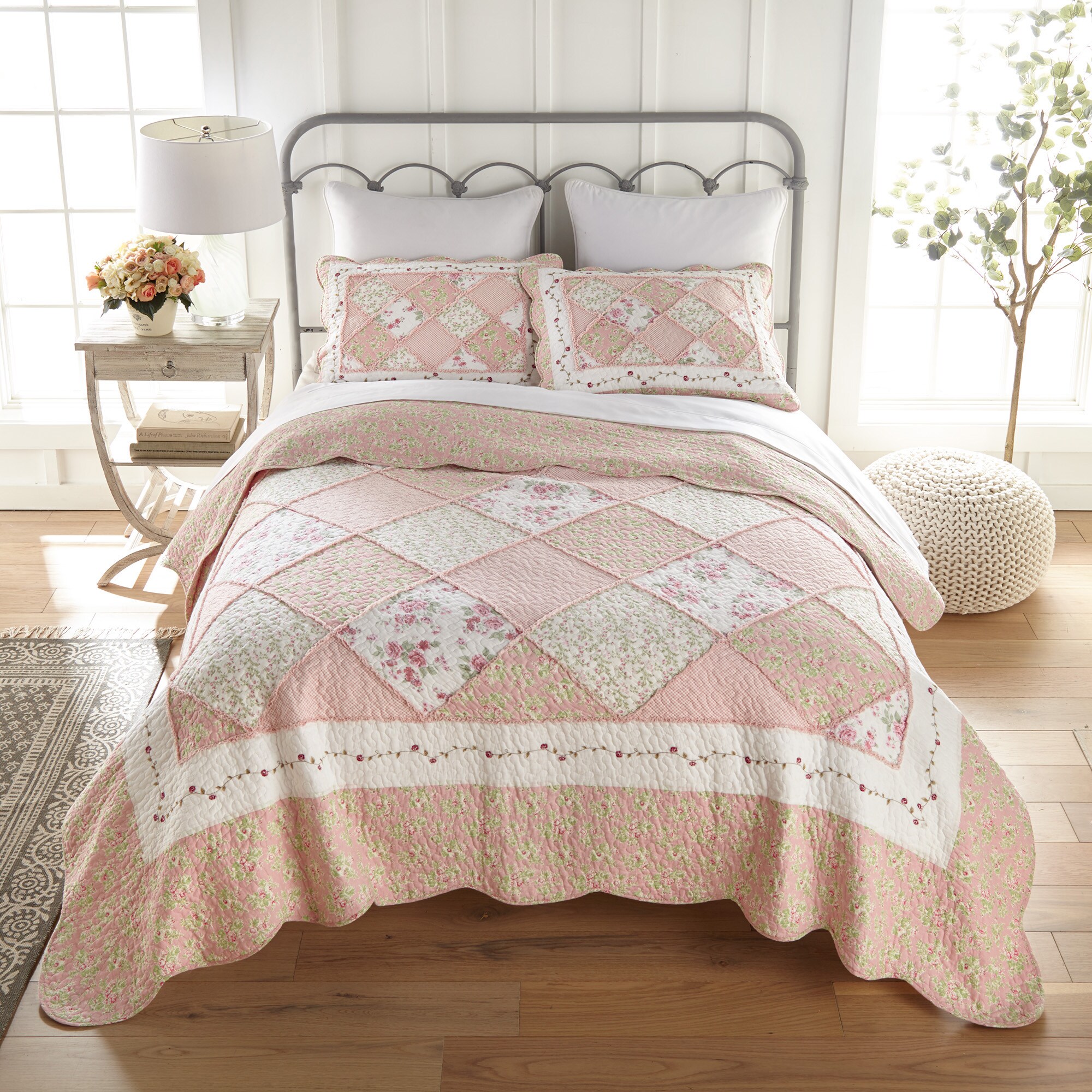 King Pink Cotton Reversible Quilt Set with Floral Patterns
