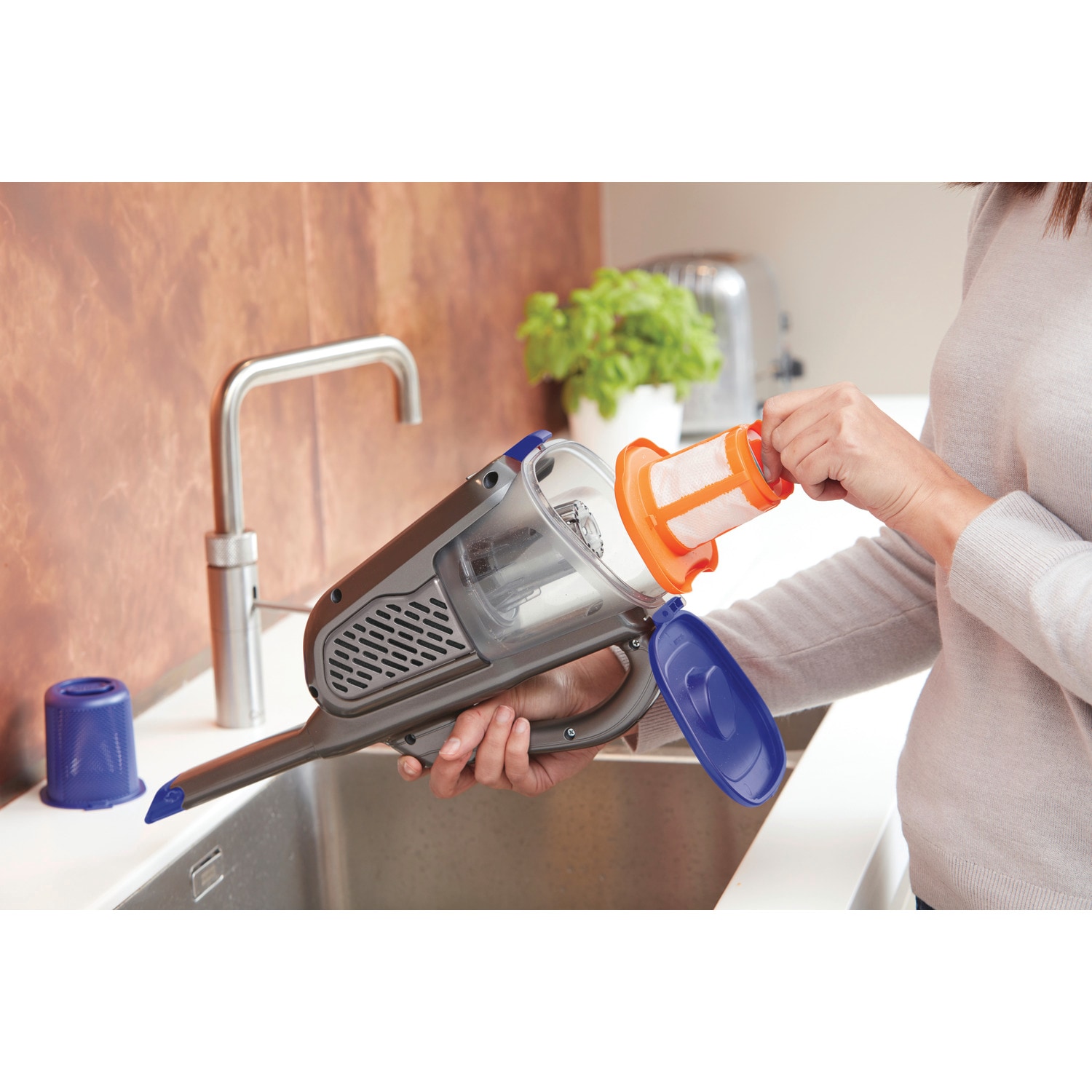 dustbuster® AdvancedClean+™ Slim Cordless Hand Vacuum | BLACK+DECKER