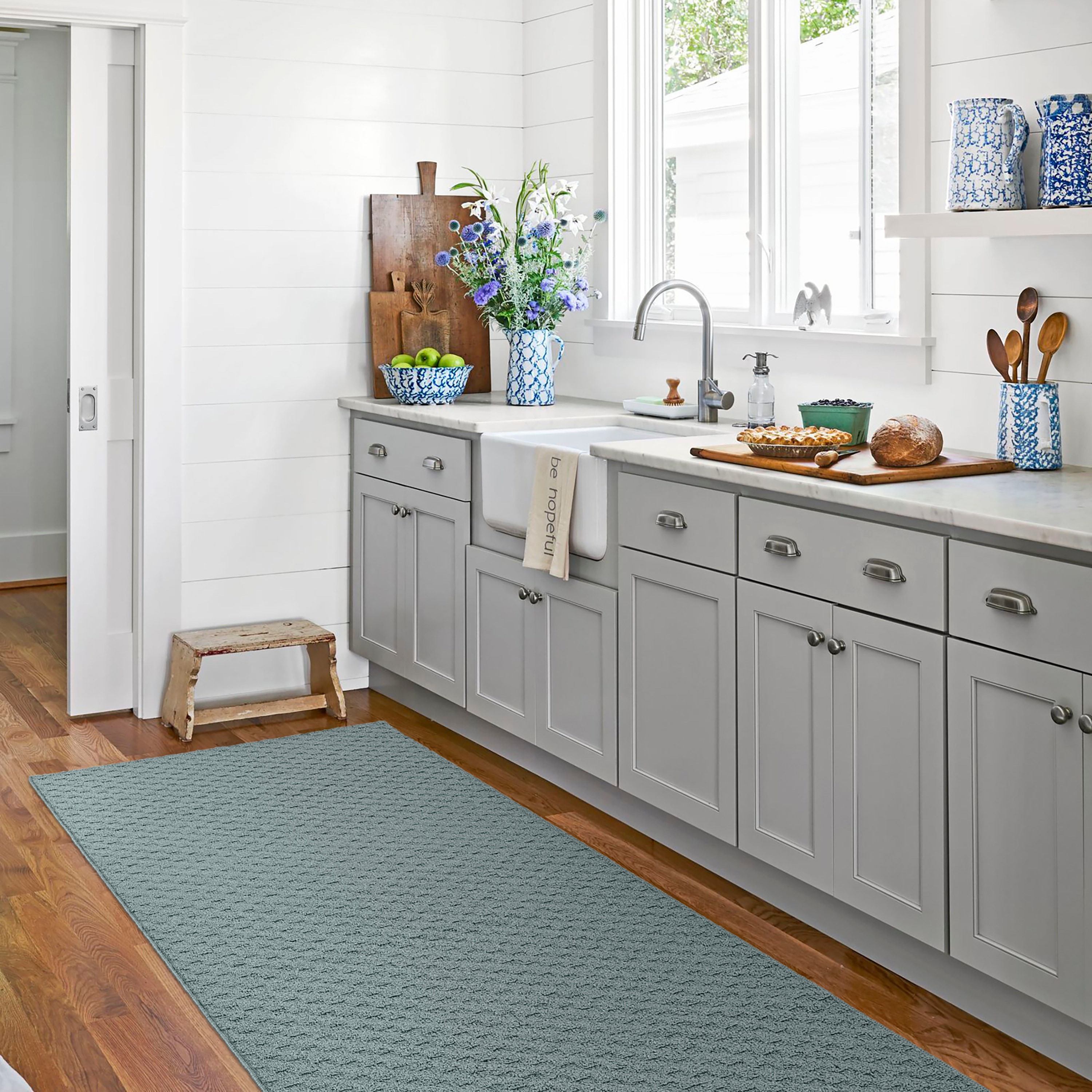 Garland Rug TS000N03609608 Town Square 3 x 8 (ft) Tufted Polypropylene Sea Foam Rectangular Indoor Solid Industrial Runner rug