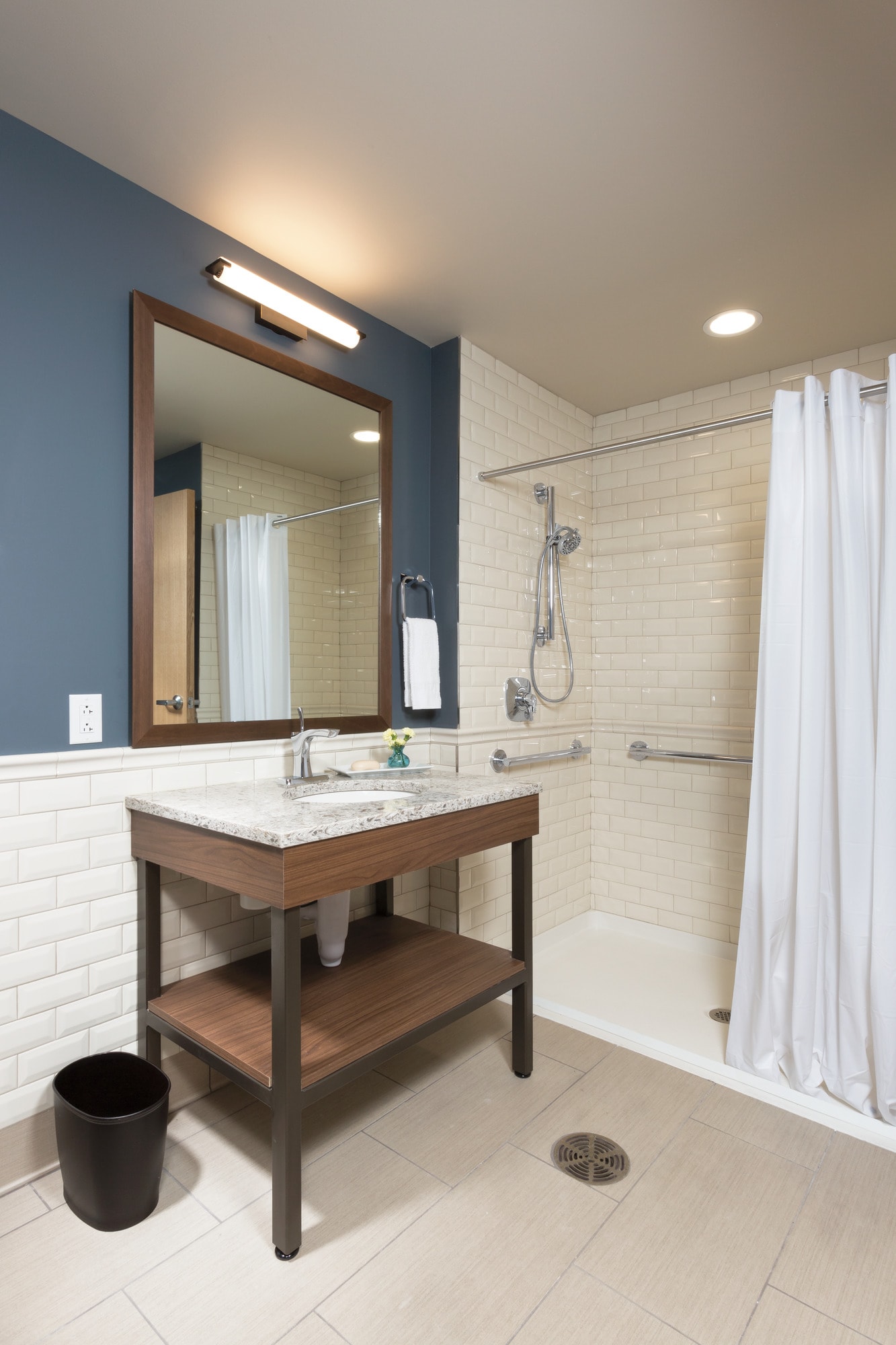 Delta U6500-SS Bath-Shower-Facc - View #2