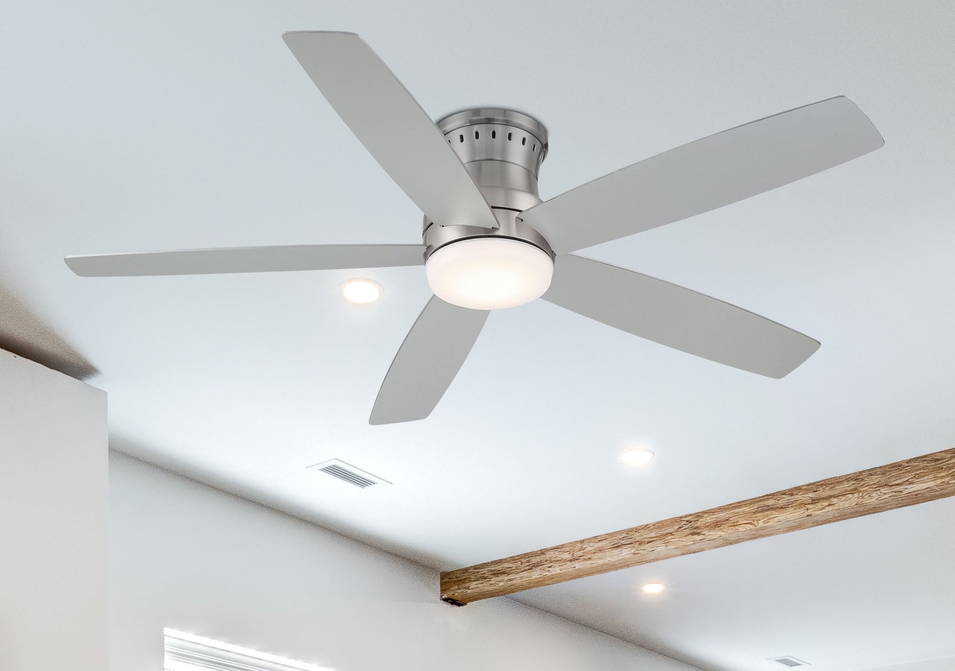 Harbor Breeze Lewind 52-in Brushed Nickel with Matte Silver Blades Color-changing Indoor/Outdoor Flush Mount Ceiling Fan with Light and Remote -  AR24H-52BN