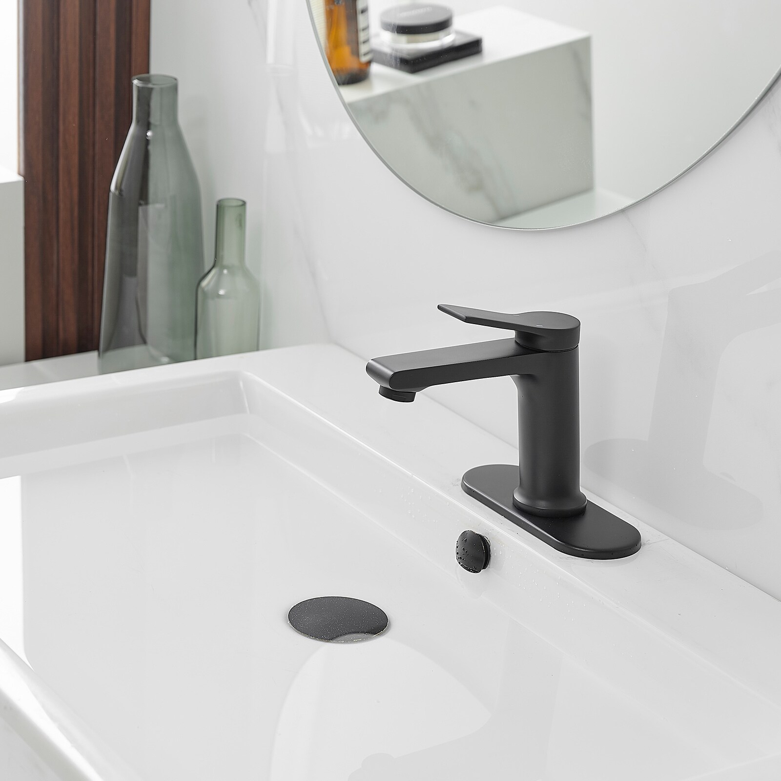 Matte Black Single-Handle Bathroom Faucet with Nickel Finish
