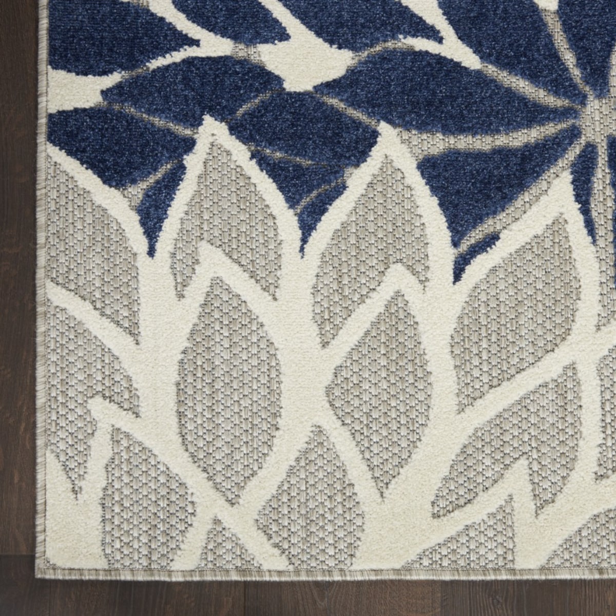 HomeRoots 4000384829 2 x 8 (ft) Polypropylene Ivory Navy Rectangular Indoor/Outdoor Floral Runner rug