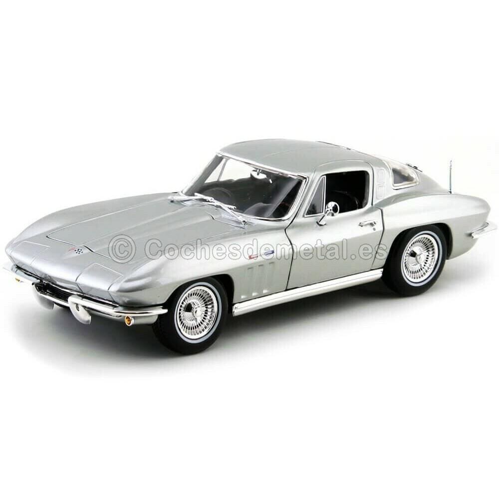 Silver Diecast Model Car Maisto 1:18 Scale 1965 Chevrolet Corvette 