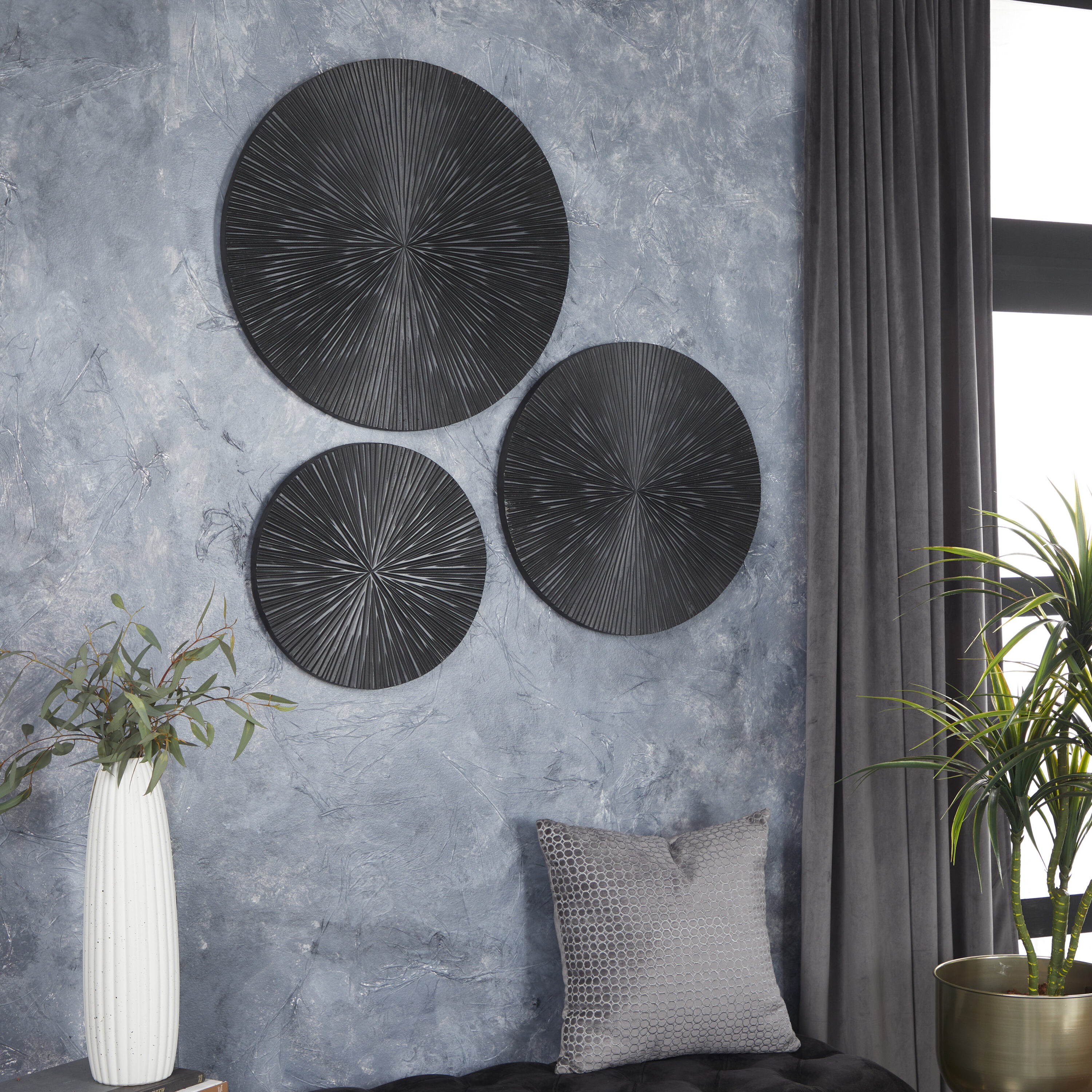 Grayson Lane 53562 24-in W x 24-in H Wood Plate with Carved Radial Abstract Wall sculpture