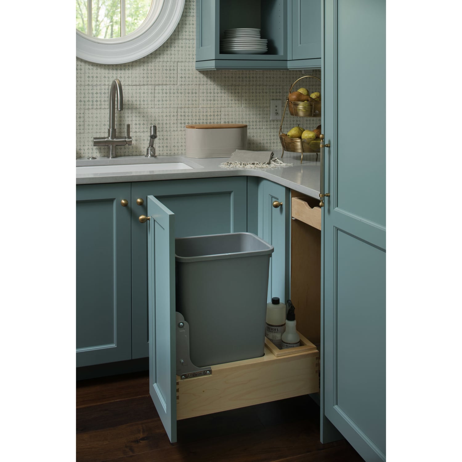 Rev-A-Shelf 252017 Pullout-Trash-Cans - View #2