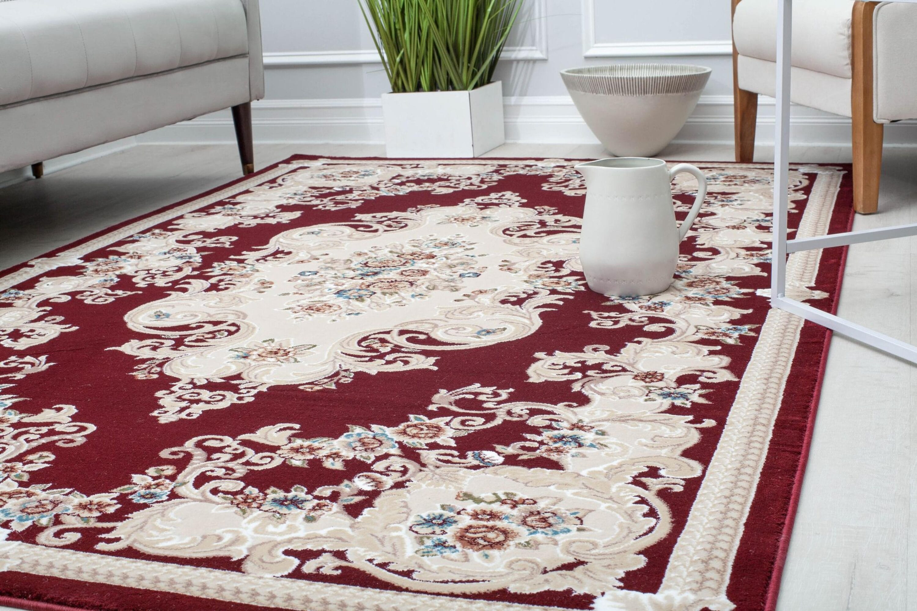 Classic Burgundy and White Synthetic Round Area Rug, 5' x 5'