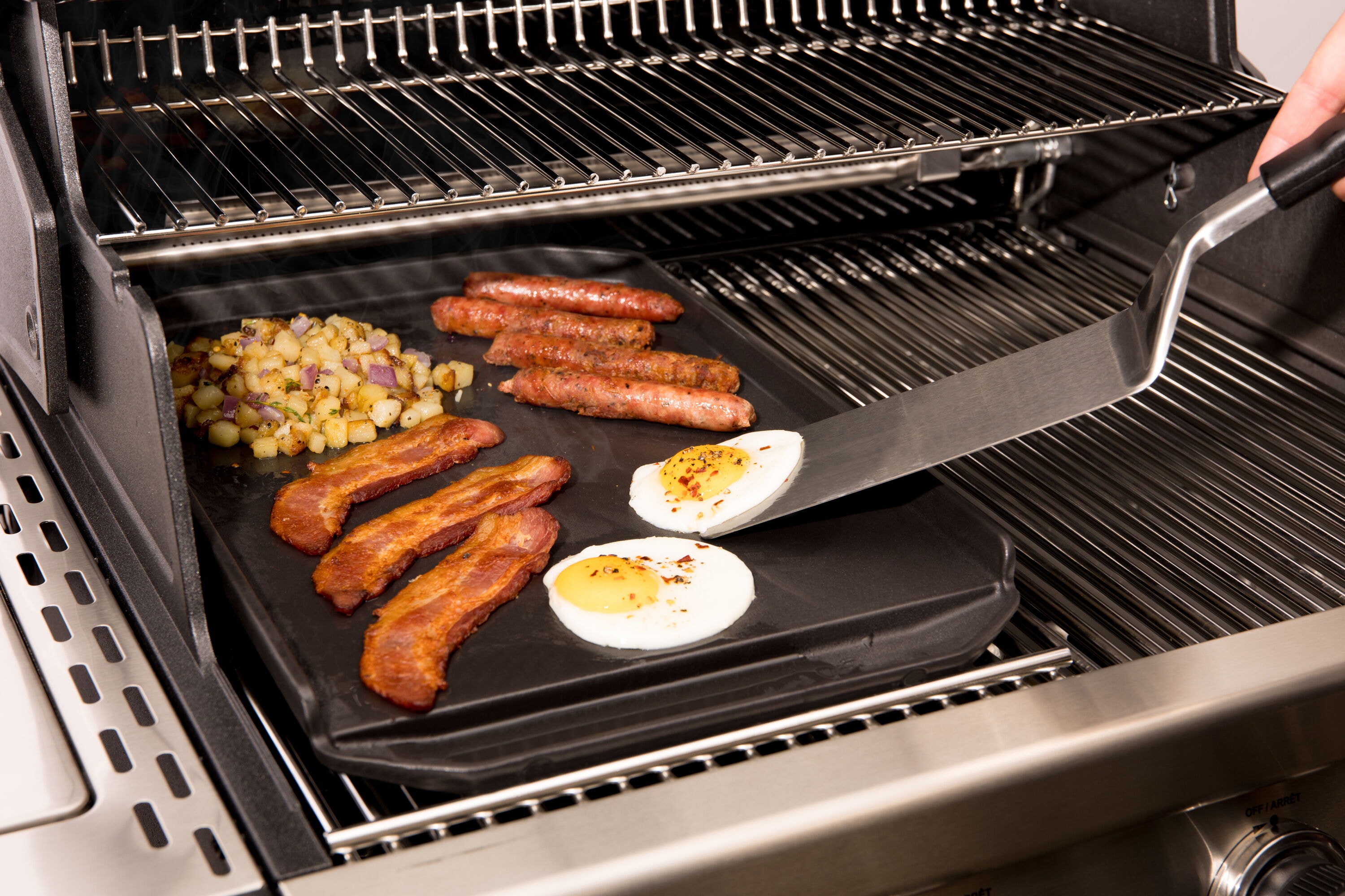 Broil King 11342 Gas-Grill-Cookgrates-Warmracks - View #3