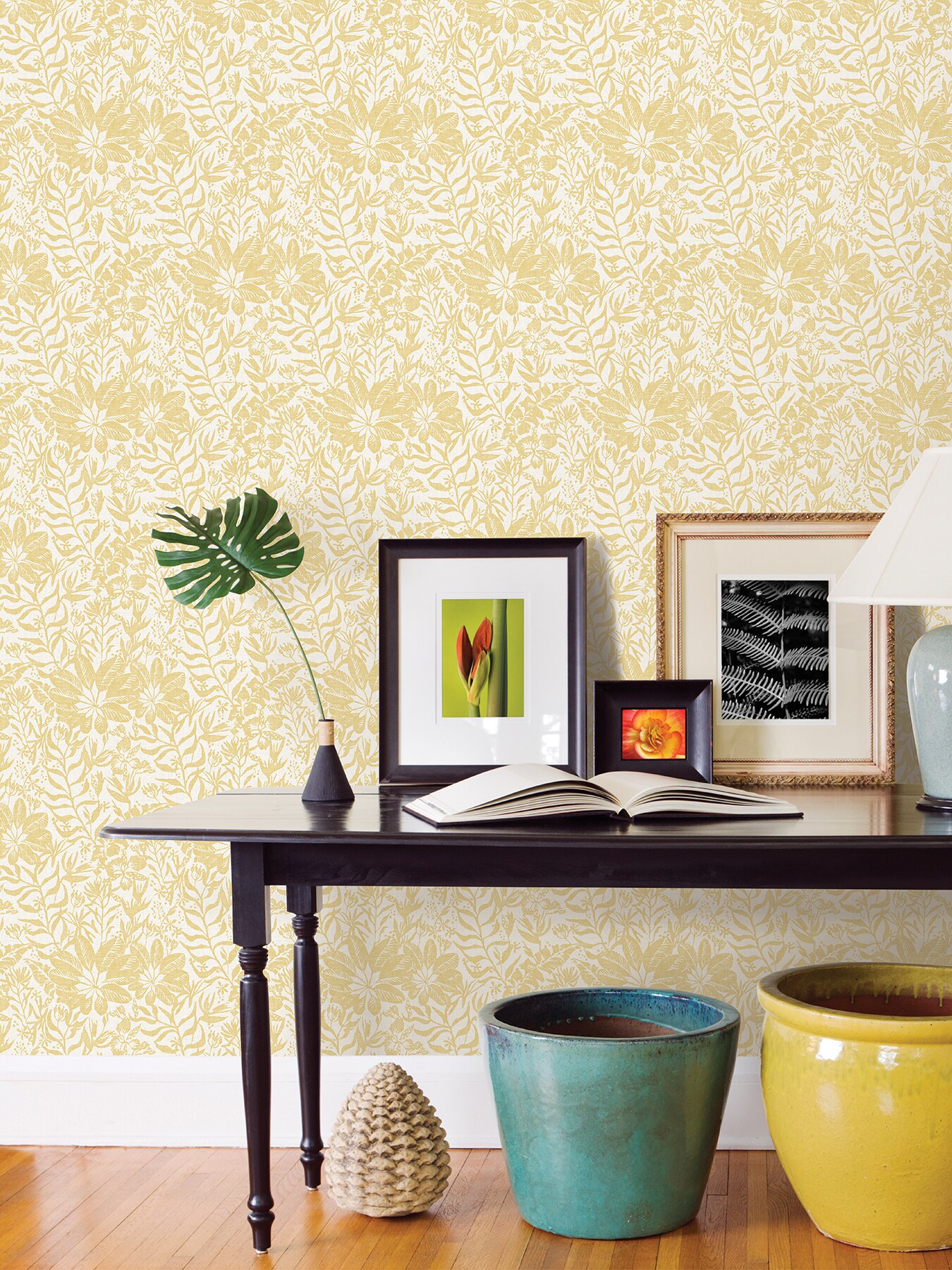 NuWallpaper 30.75-sq ft Multicolor Vinyl Ivy/Vines Self-Adhesive Peel and  Stick Wallpaper in the Wallpaper department at