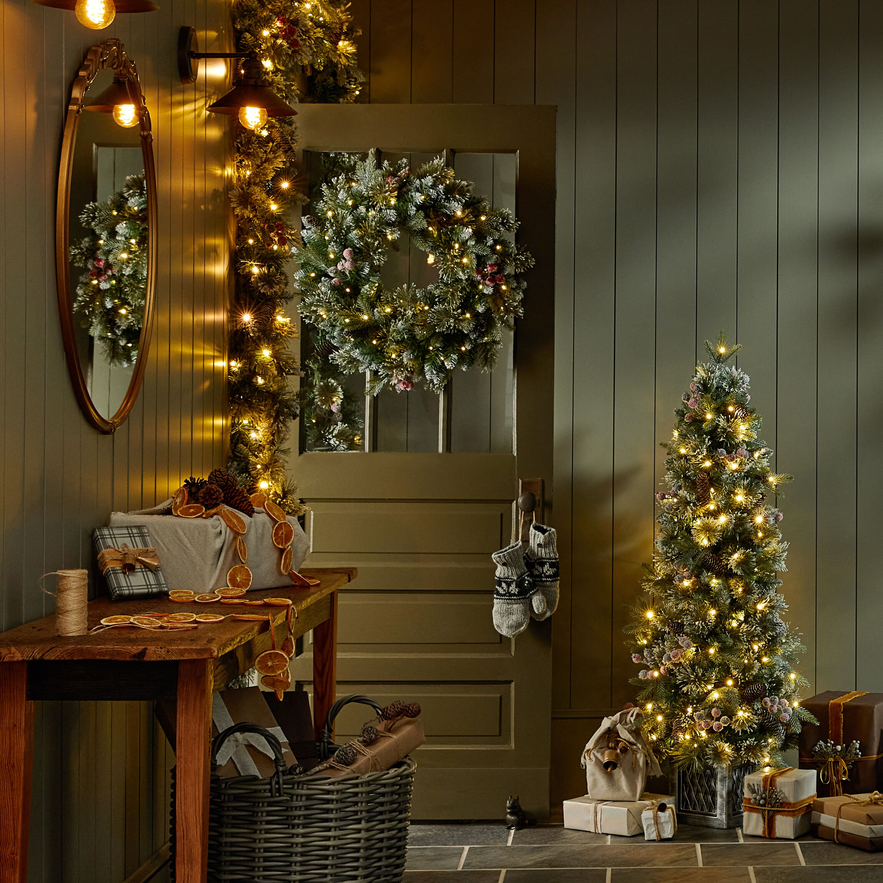 Palm Christmas Tree and Holiday Decor ⋆ Jeweled Interiors
