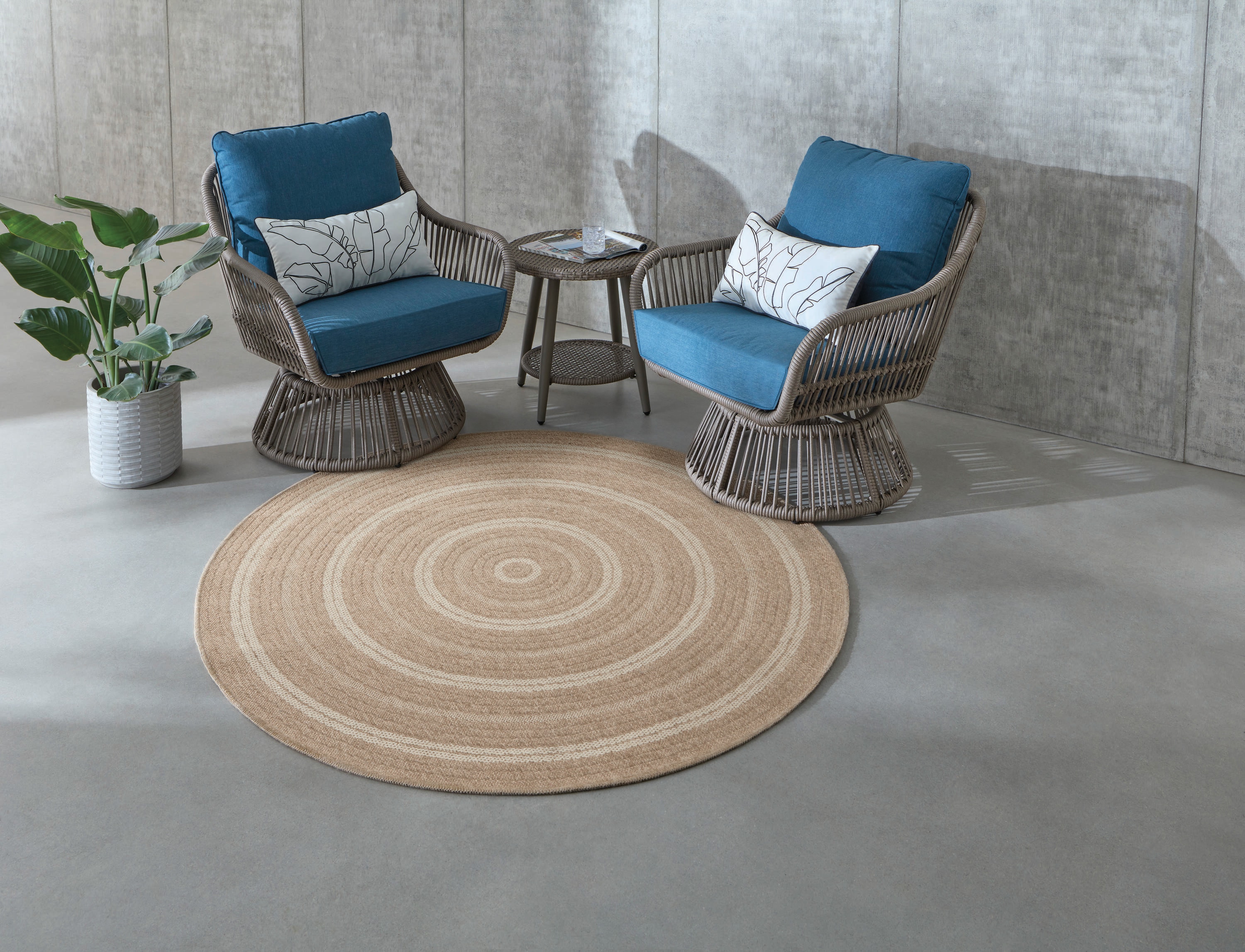Origin 21 341690 5 x 5 (ft) Loomed Polypropylene White/Tan Round Indoor/Outdoor Solid Area rug