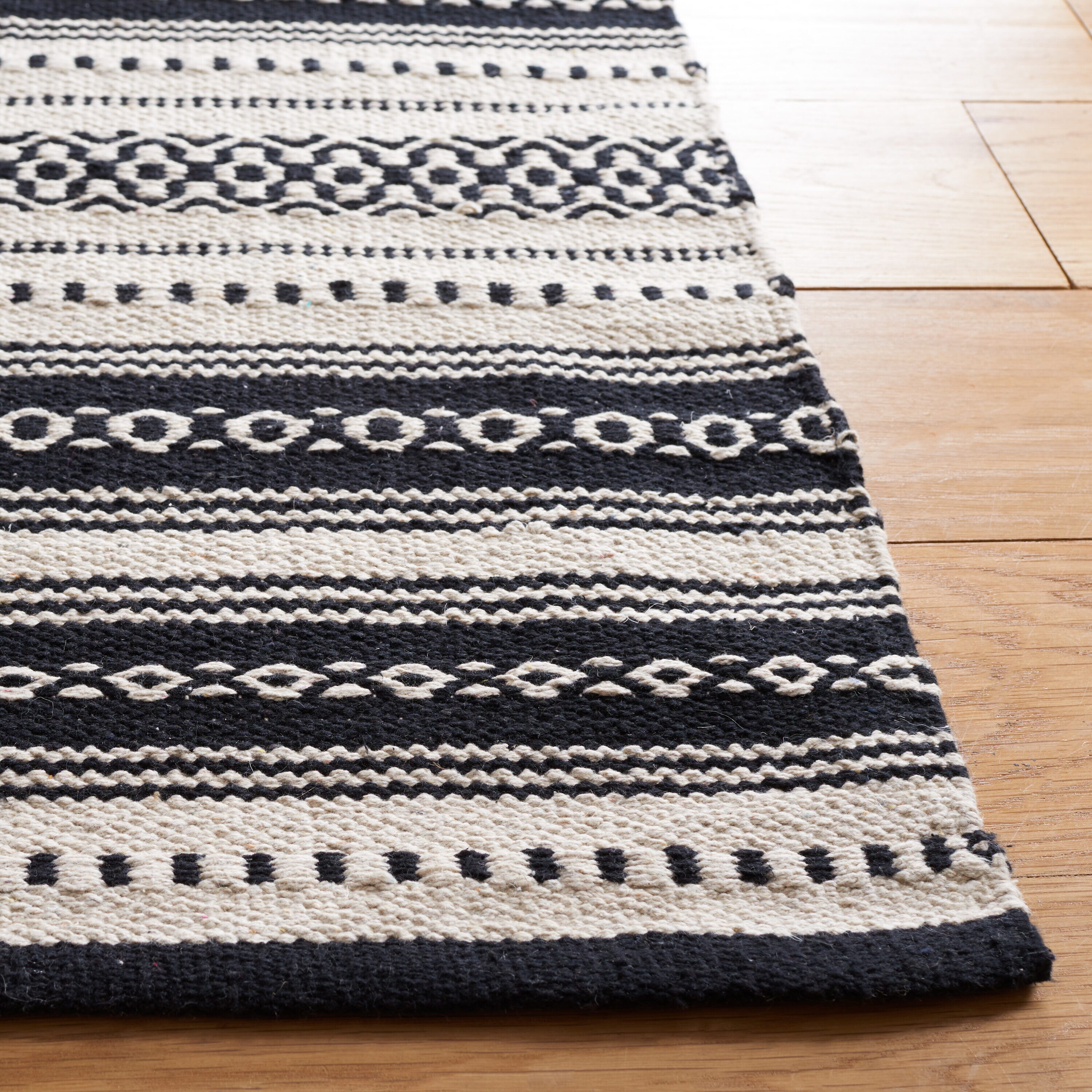 Safavieh MTK726Z-4 rugs - View #6