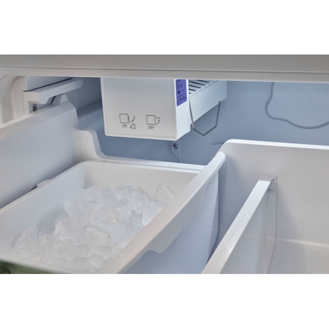 UNIQUE Classic Retro 17.7-cu ft Bottom-Freezer Refrigerator with Ice ...