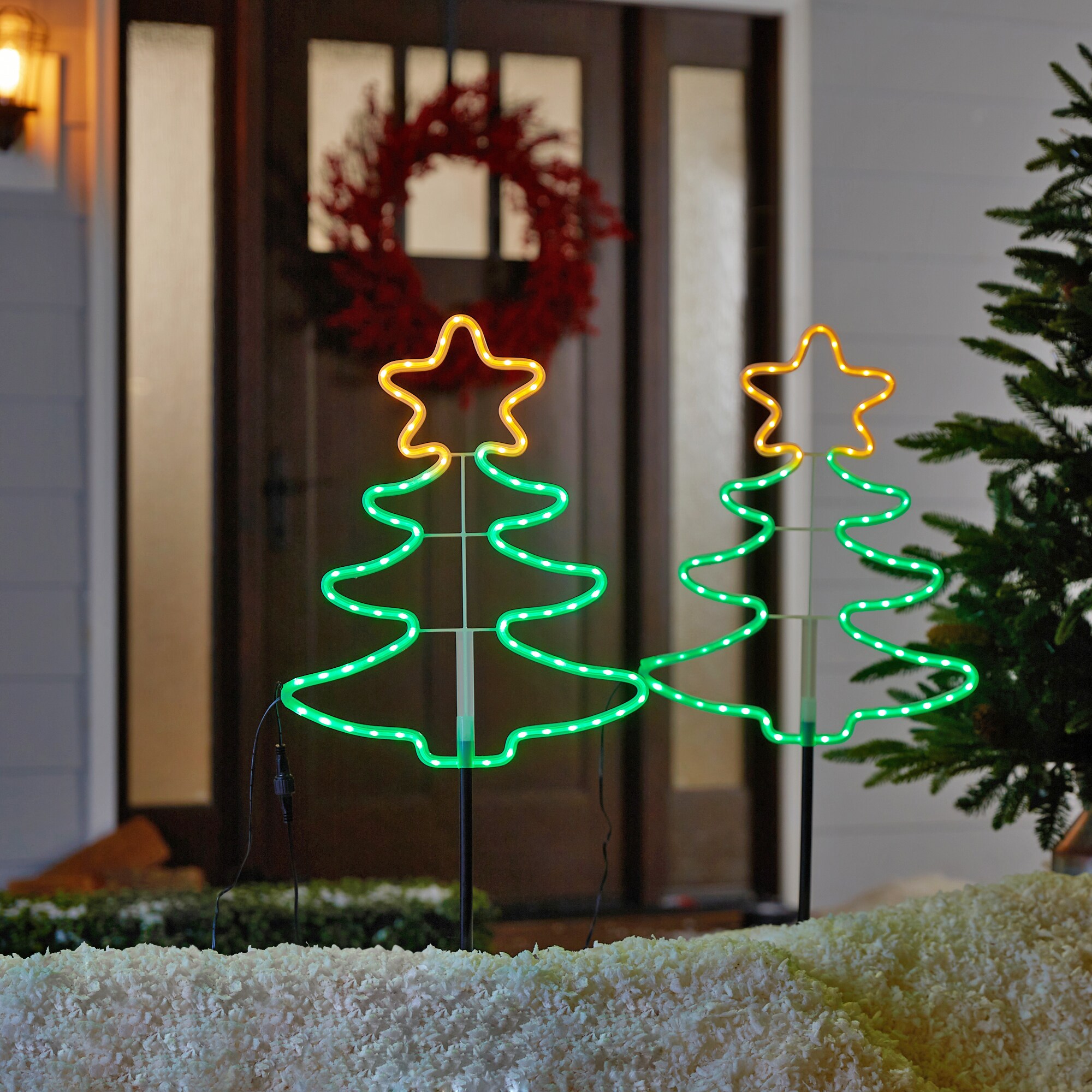 GE StayBright 2-Marker Multicolor Christmas Tree Christmas Pathway ...