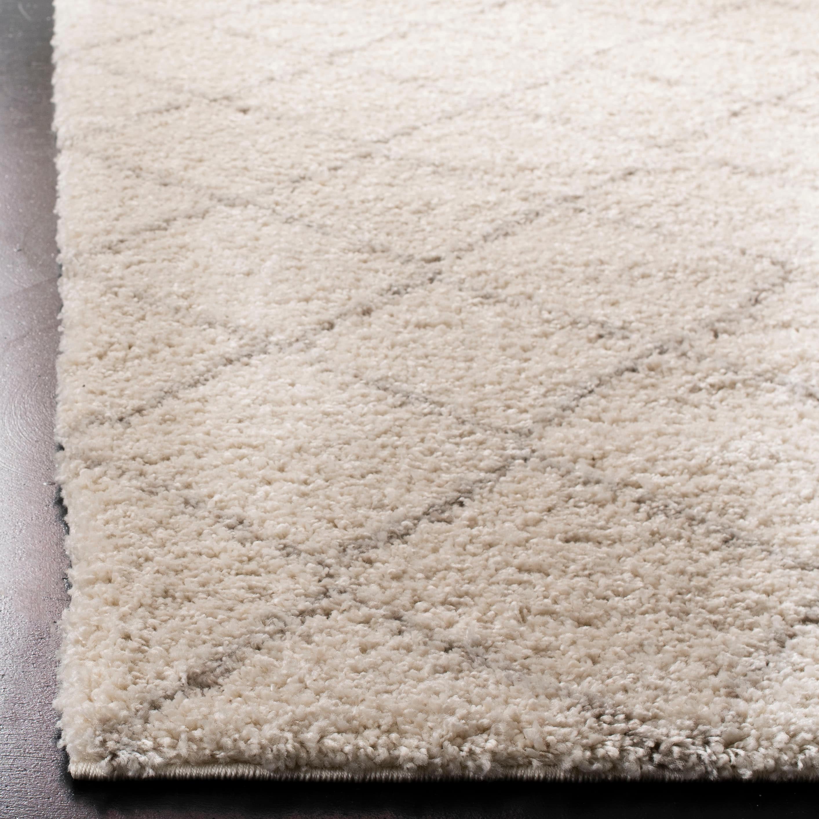 Ivory Geometric Shag Rectangular Synthetic Rug, 2'3" x 4'