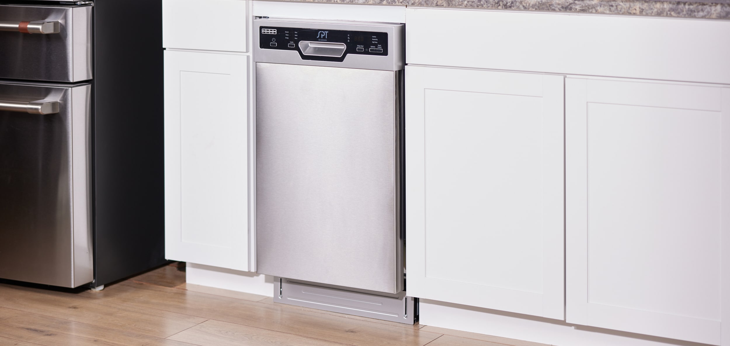 SPT 52-Decibel Front Control 18-in Built-In Dishwasher (Stainless