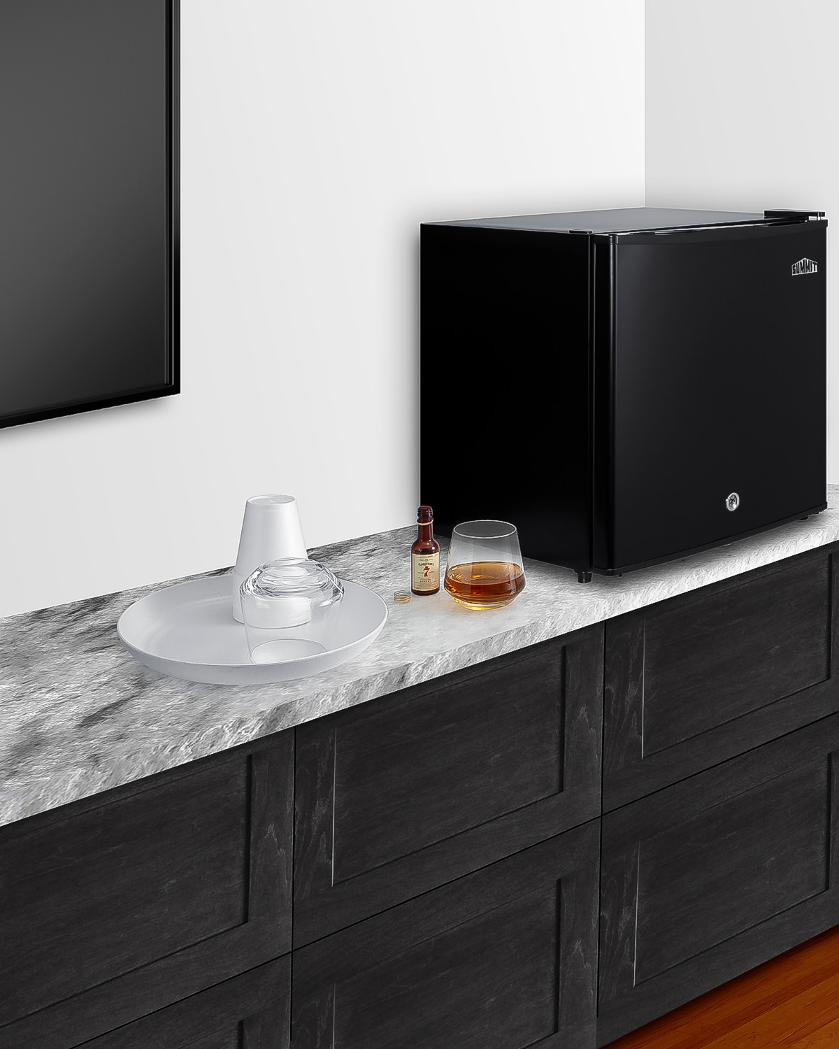 Summit Appliance MB41B m050615 - View #2