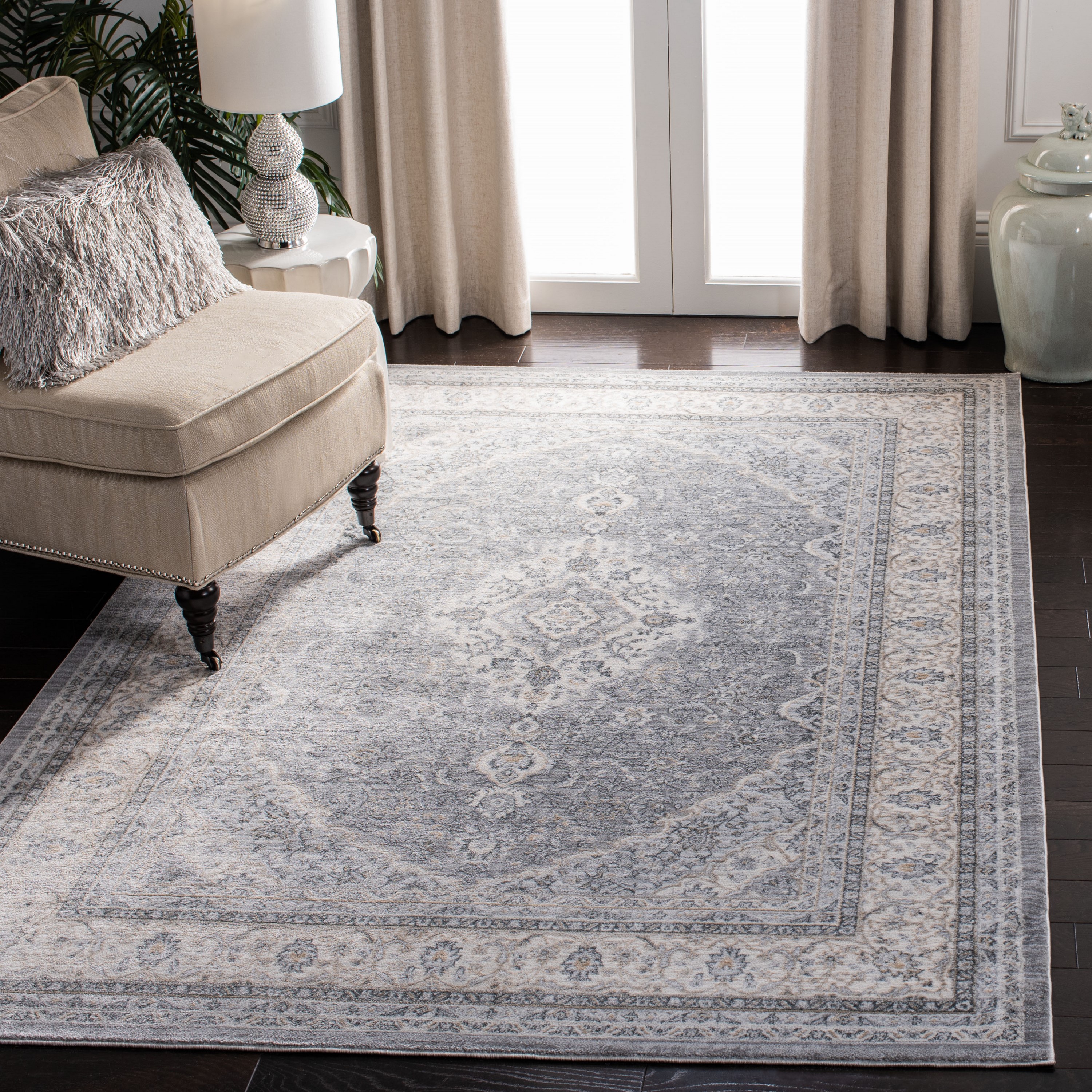 Safavieh Isabella Velez 4 x 6 Gray/Cream Indoor Floral/Botanical Vintage Area Rug