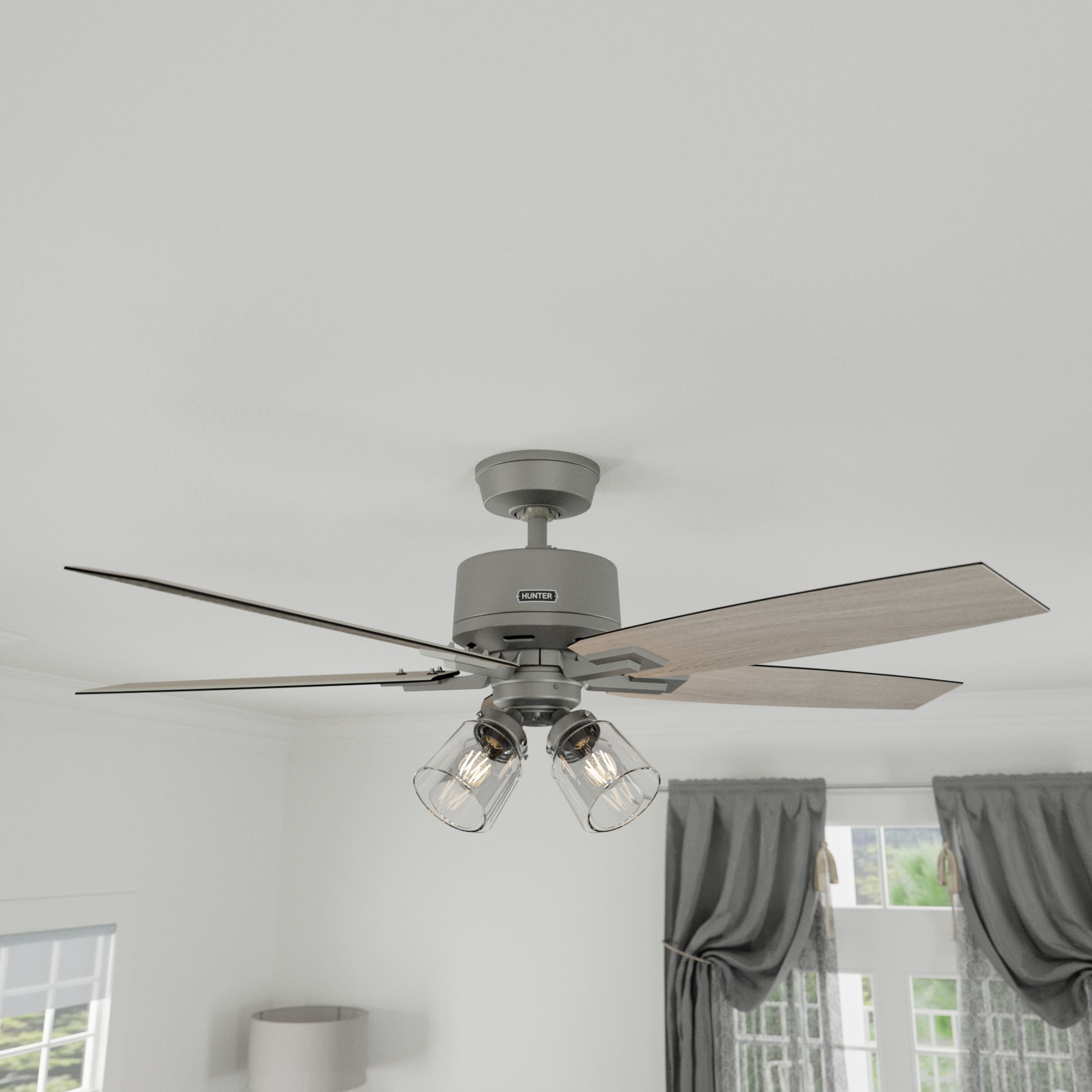 Hunter 52431 Gatlinburg Easy Install 52-in Matte Silver with Light Gray Oak Blades Ceiling Fan With Light - Remote Included ( 5 -Blade )