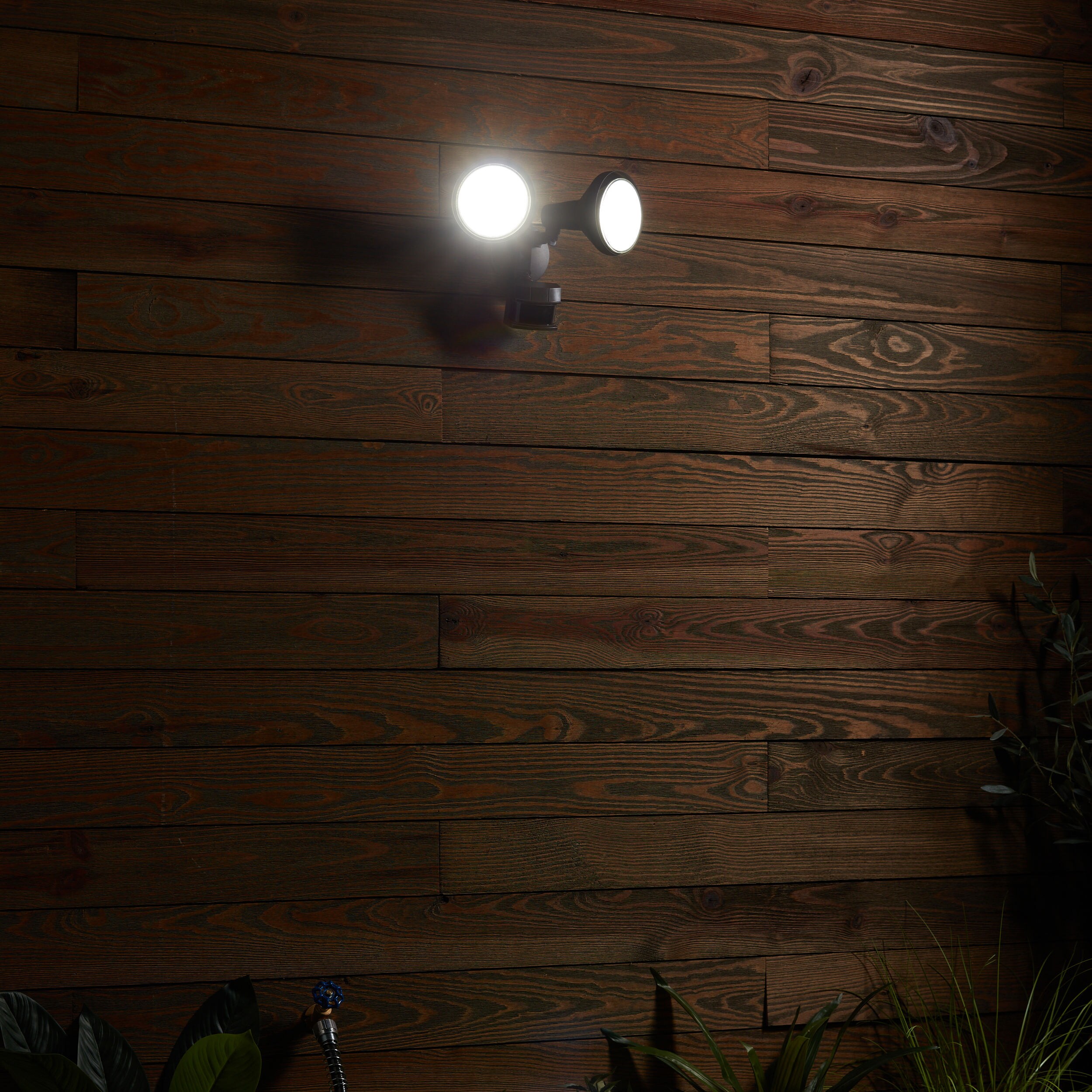 Heath Zenith HZ-5318-BZ Motion-Activated-Floodlights - View #4