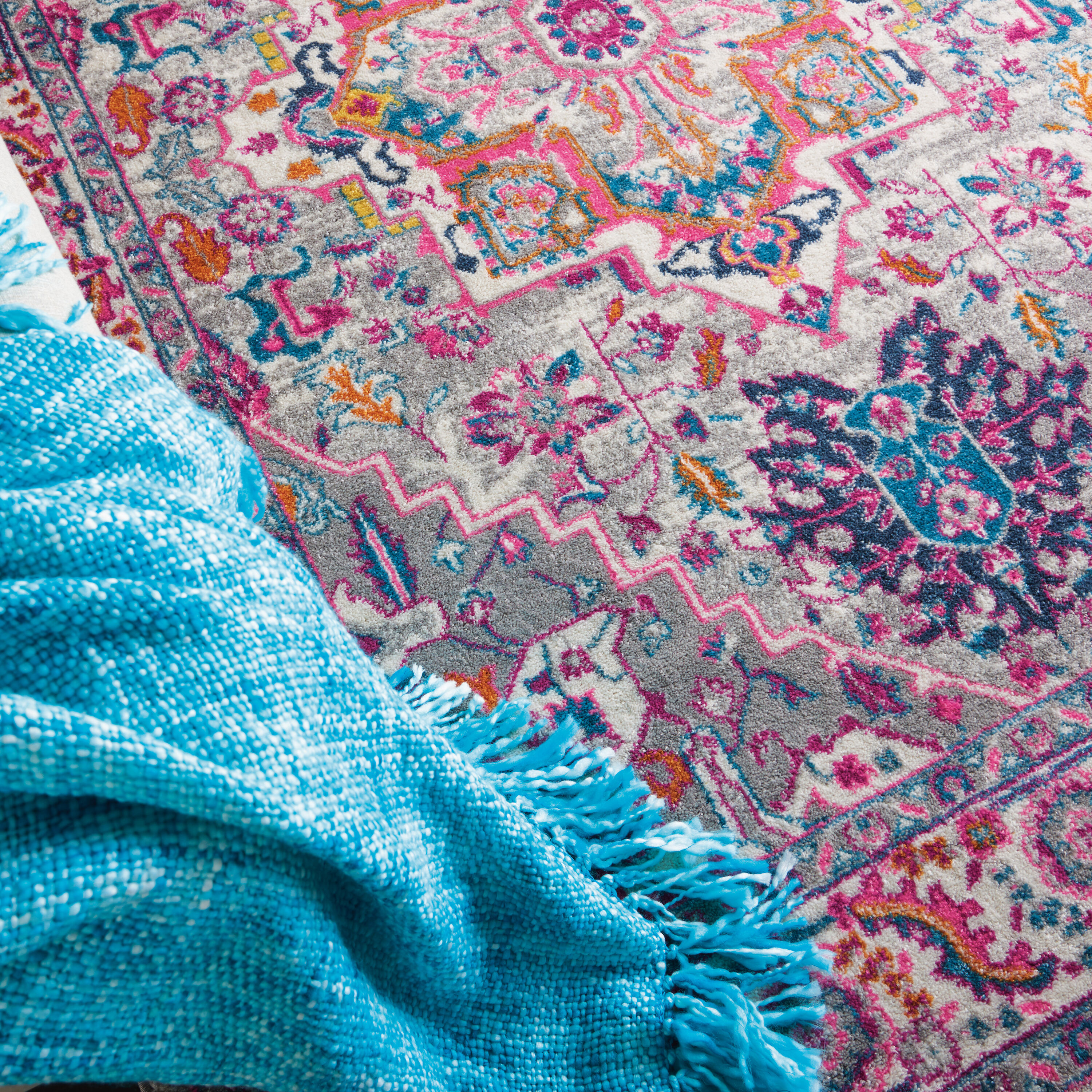 Light Grey and Pink Floral Synthetic 5' x 7' Area Rug