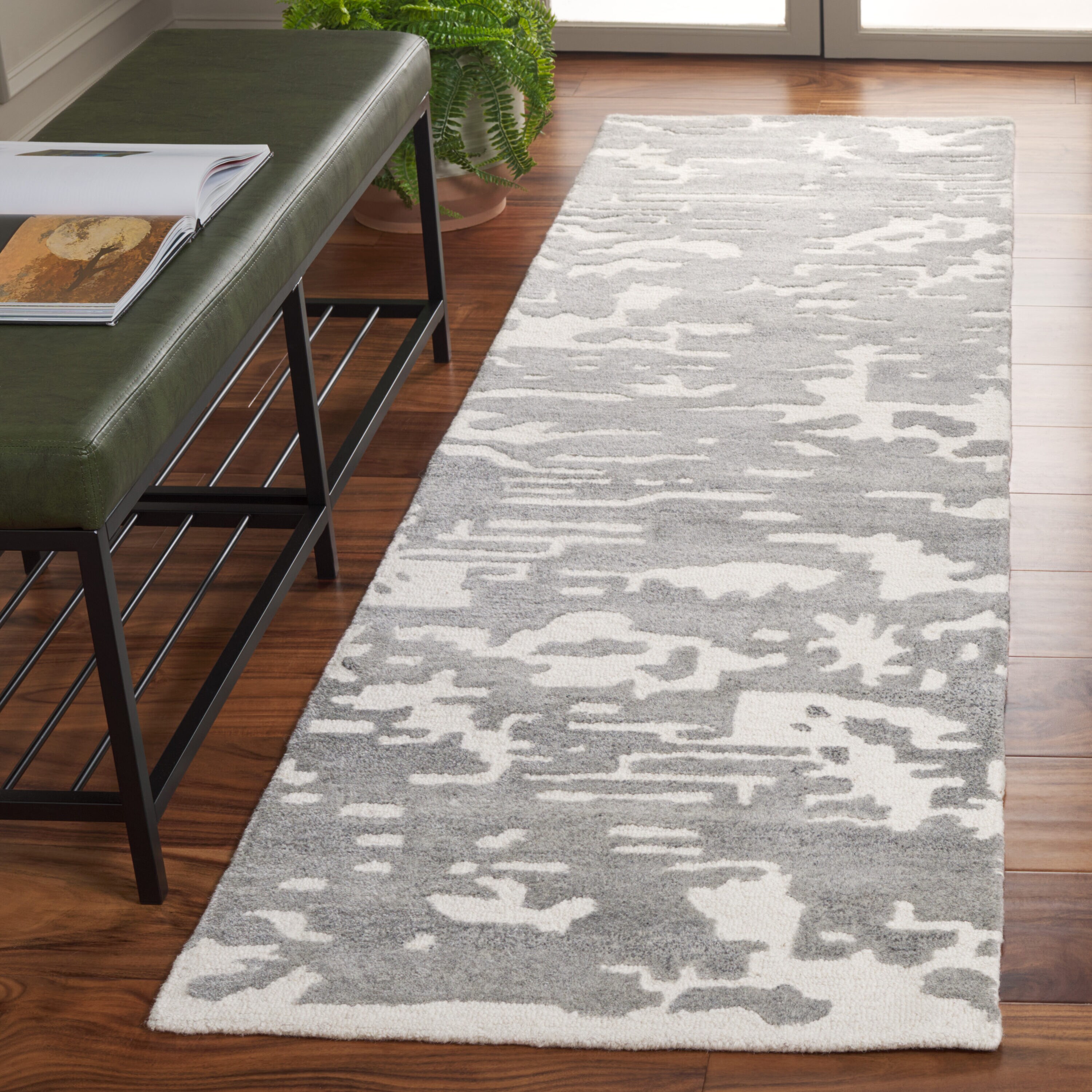  Chatham 304 Gray/Ivory Contemporary 2ft-3in x 8ft Runner Rug