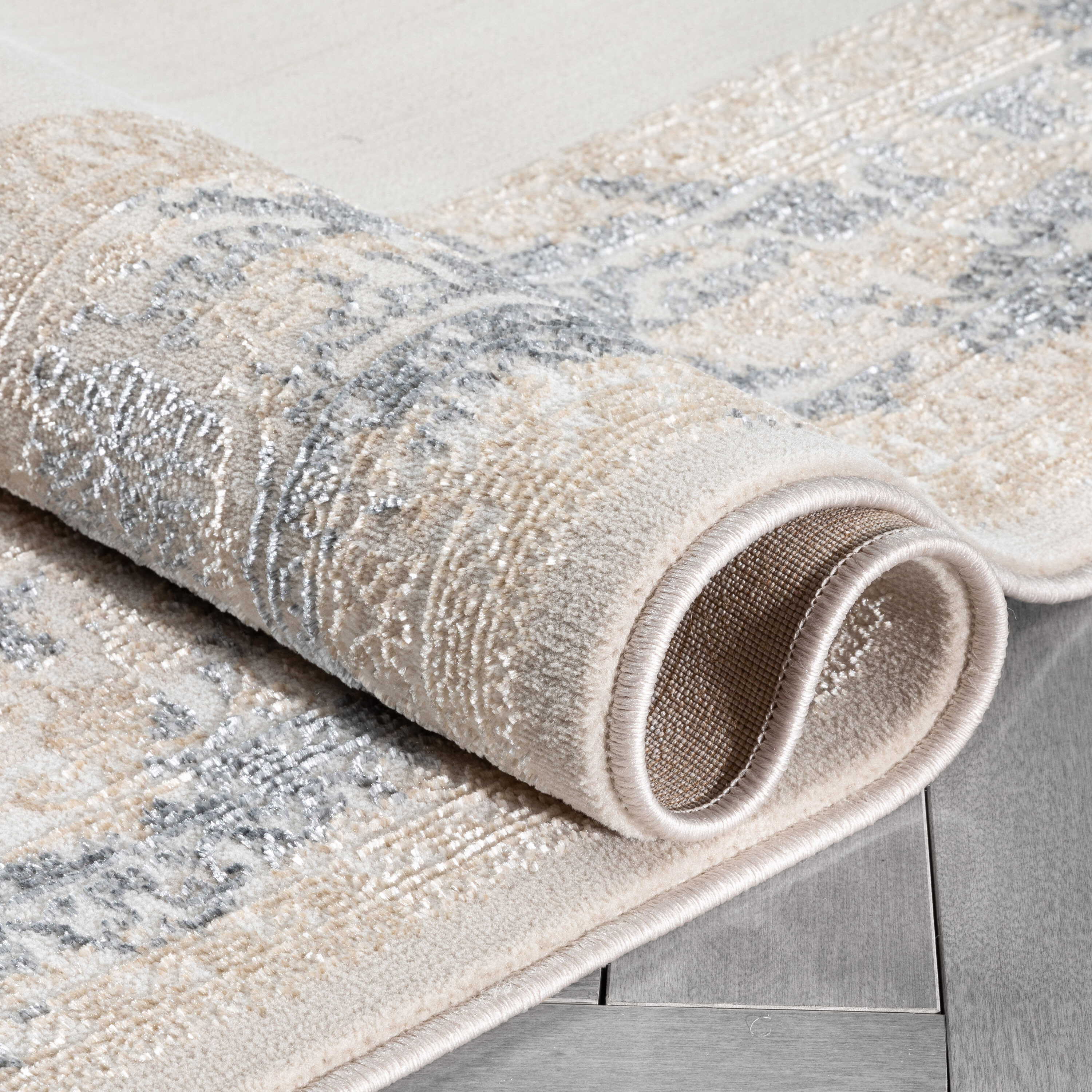 Cairo Gemma Ivory 5' x 7' Easy-Care Synthetic Medallion Rug
