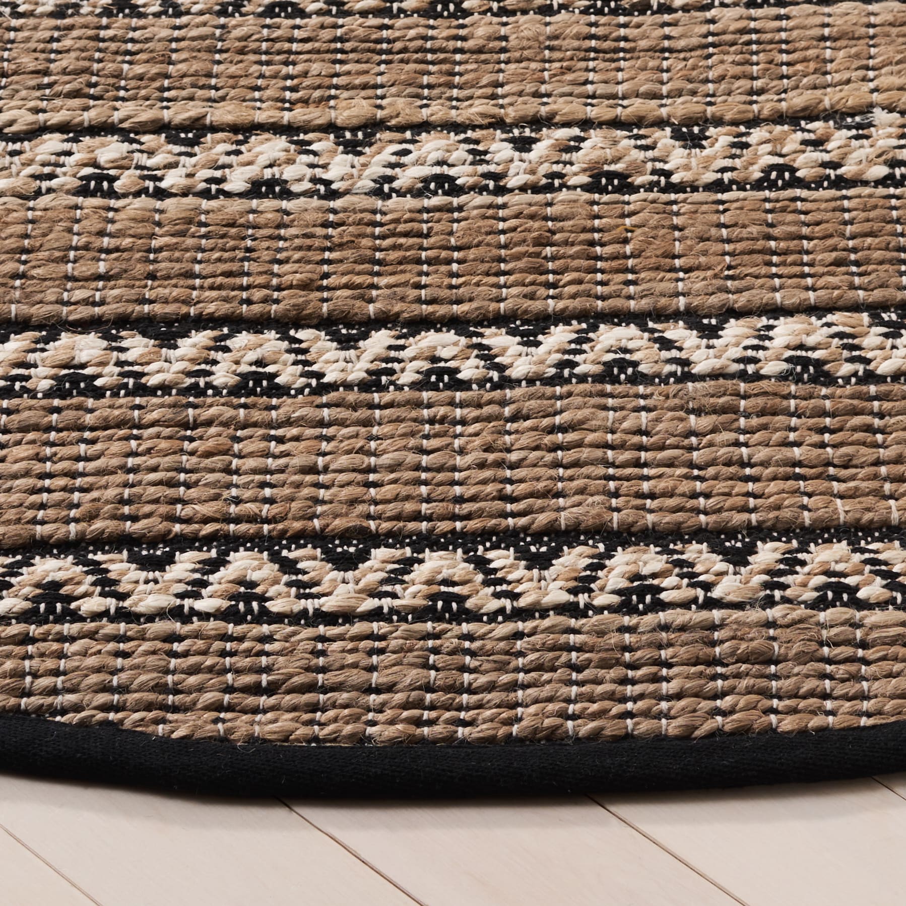 Safavieh NFB655Z-7R rugs - View #3